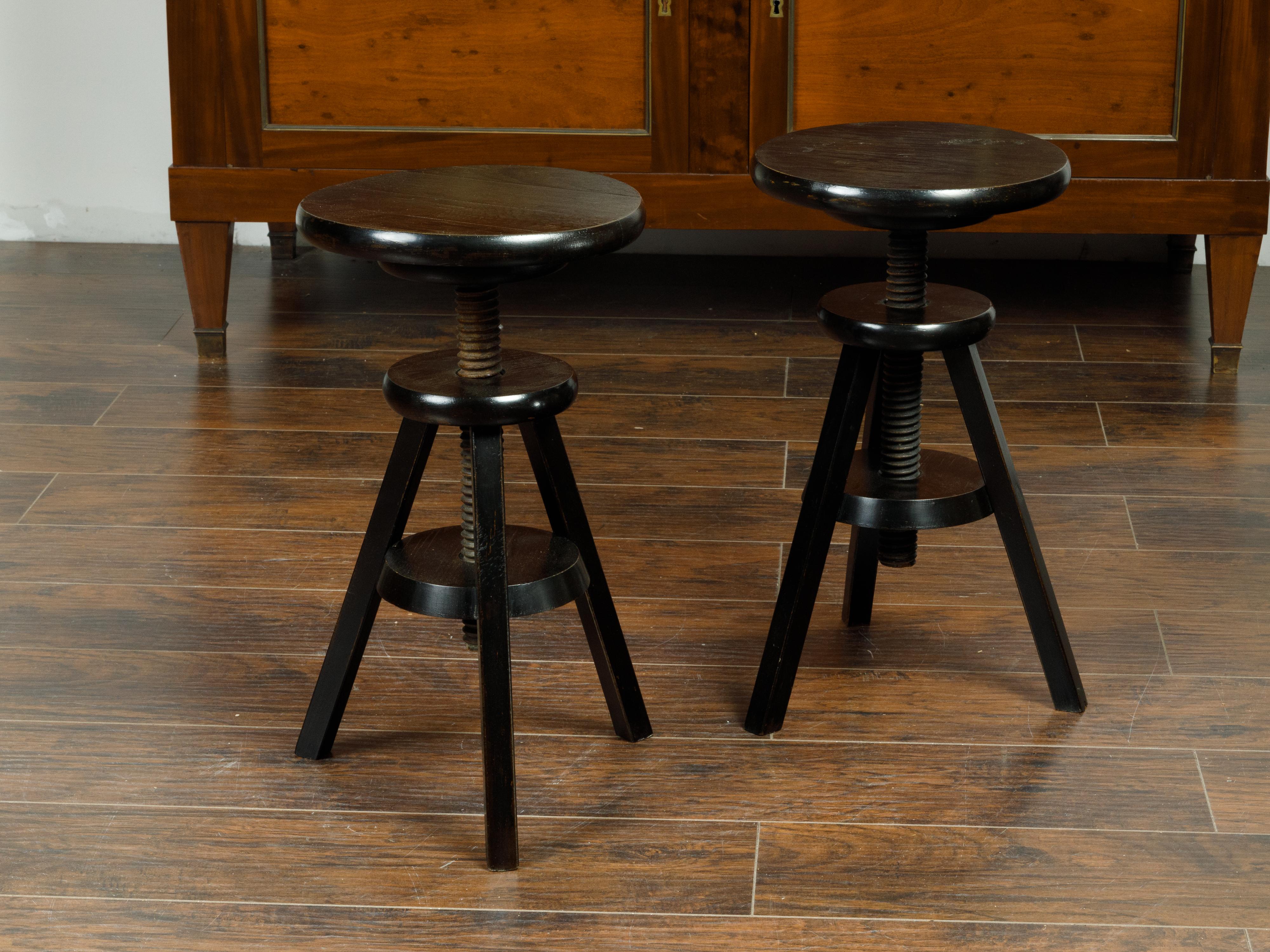 Pair of 1920s American Adjustable Artist's Stools with Black Finish In Good Condition For Sale In Atlanta, GA