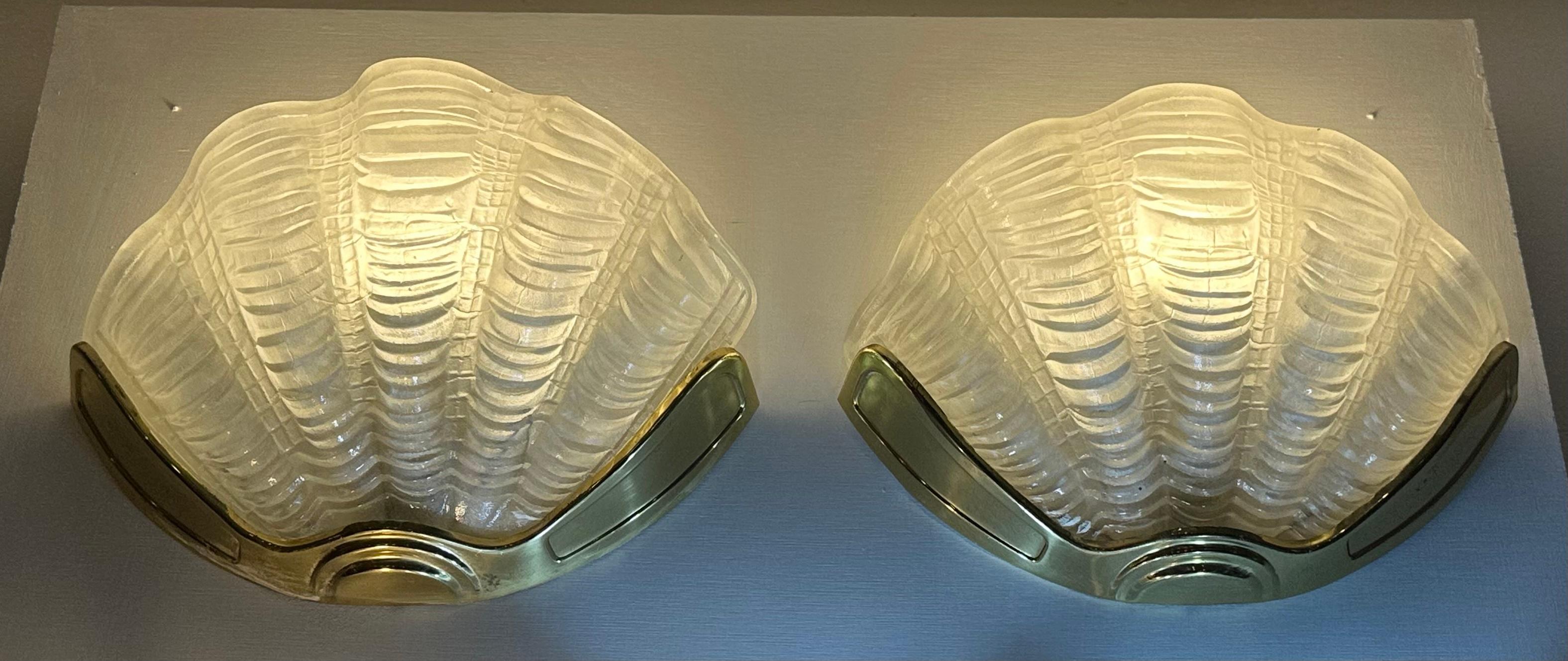 Pair of 1920s Art Deco Frosted Glass Clam & Brass Shell Wall Lights or Sconces In Good Condition In London, GB