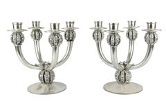 Pareja de candelabros de 4 brazos de bronce plateado pulido Art Déco de los años 20, Francia