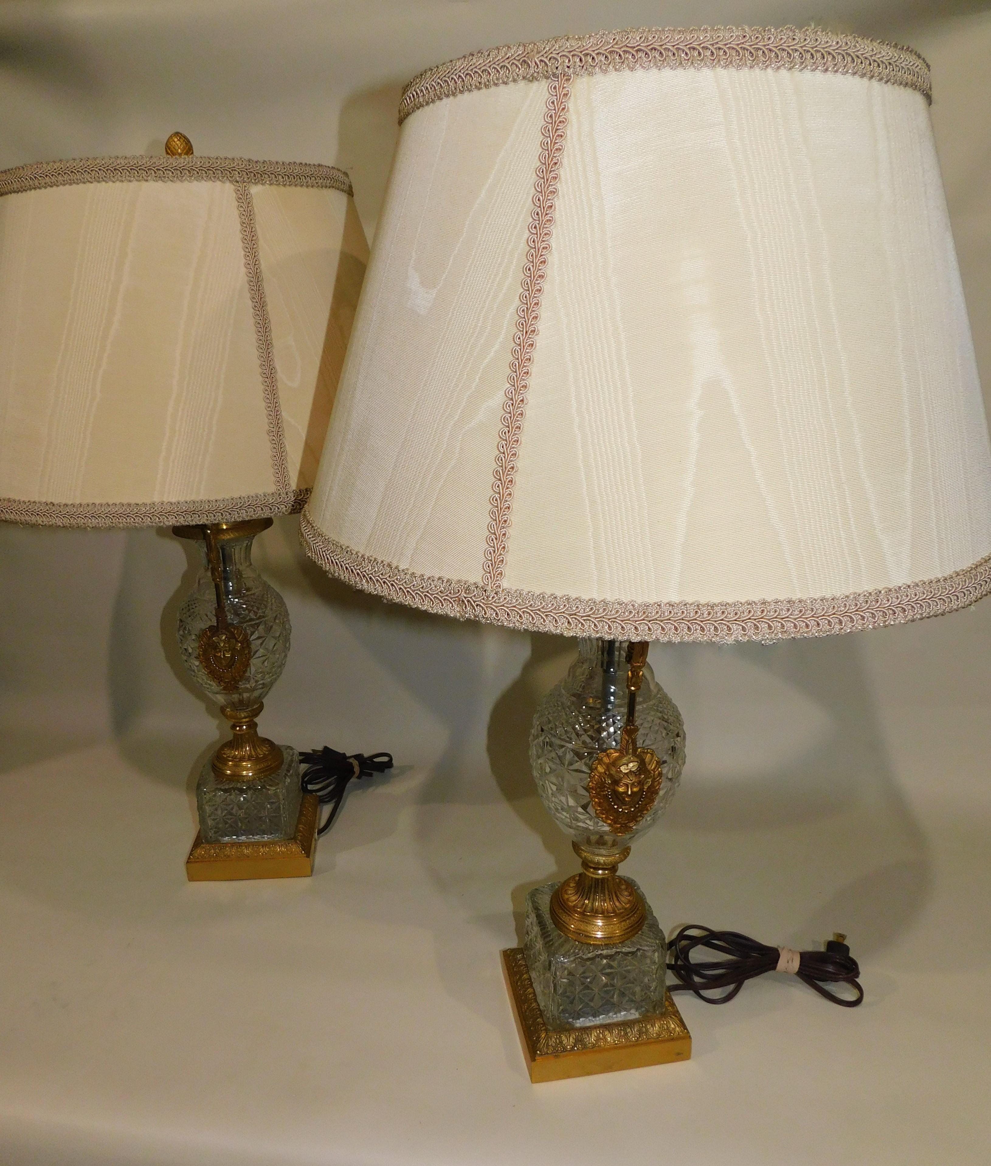 Cut Glass Pair of 1920s Austrian Diamond Pattern Cut Crystal Gilt Bronze Table Lamps For Sale