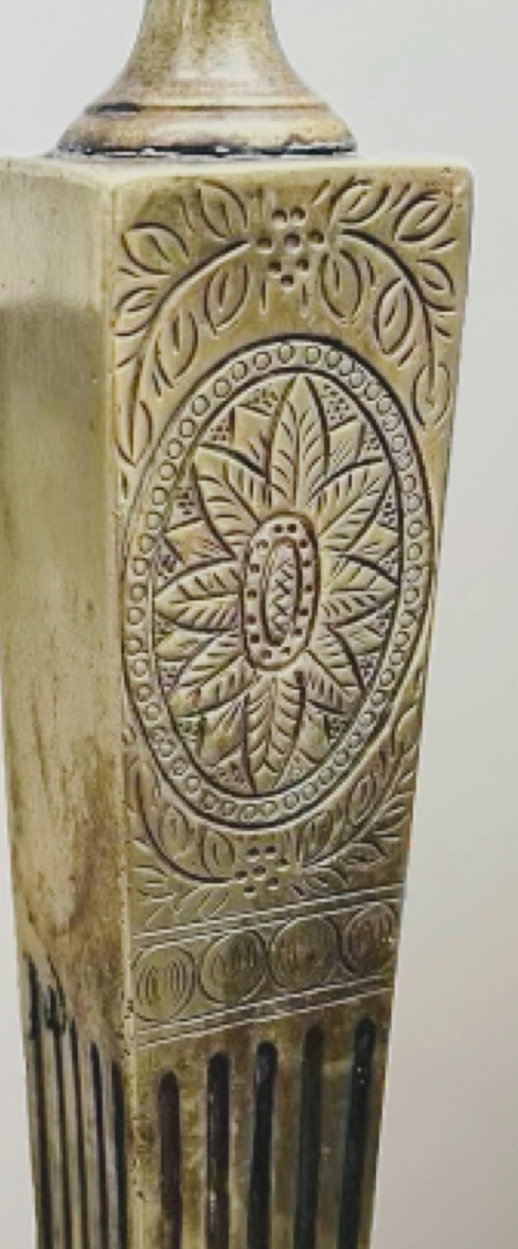 Early 20th Century Pair of 1920s Brass Andirons With Engraved Motifs For Sale