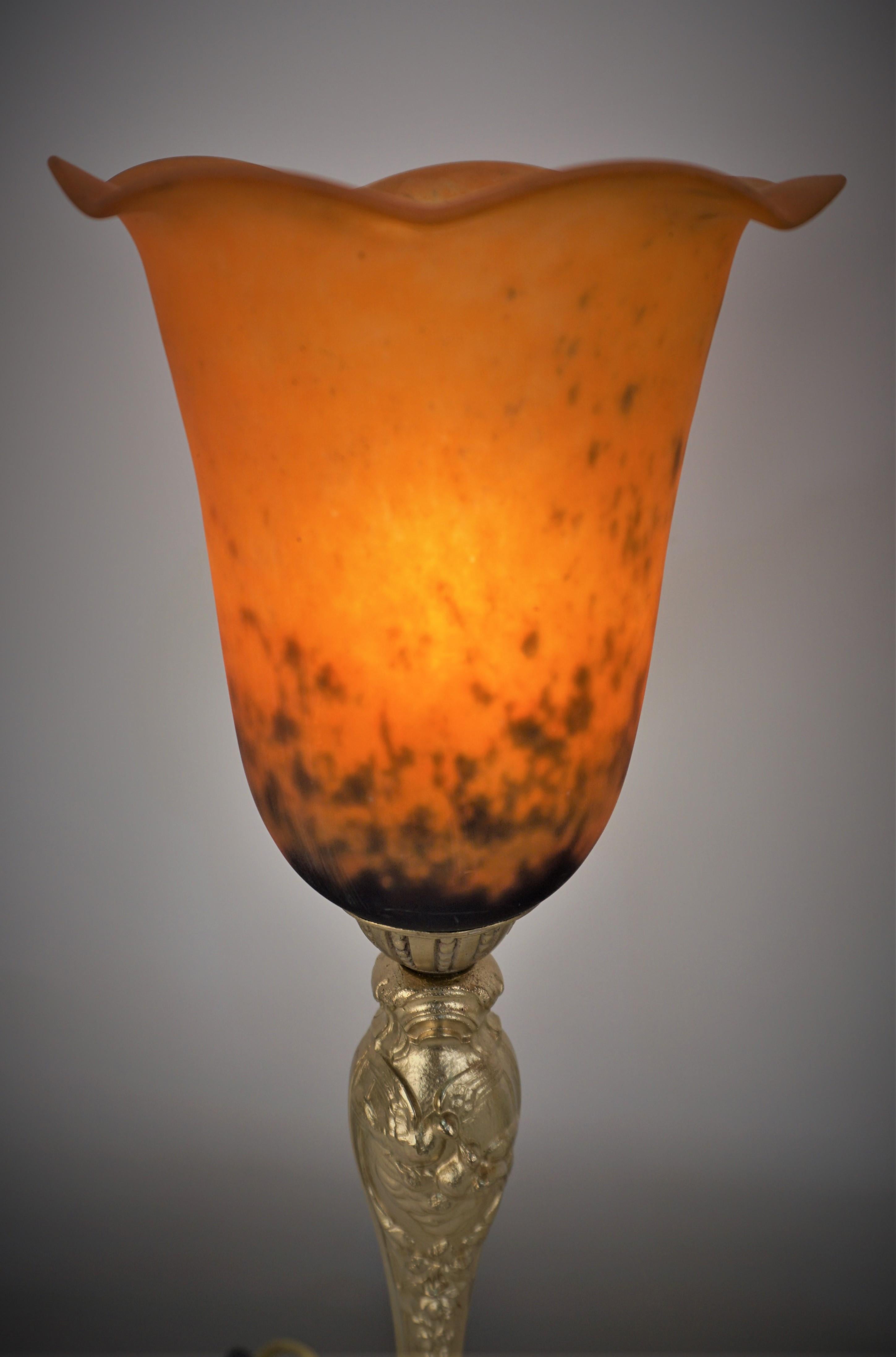 Pair of 1920's Bronze and Art Glass Table Lamps In Good Condition For Sale In Fairfax, VA