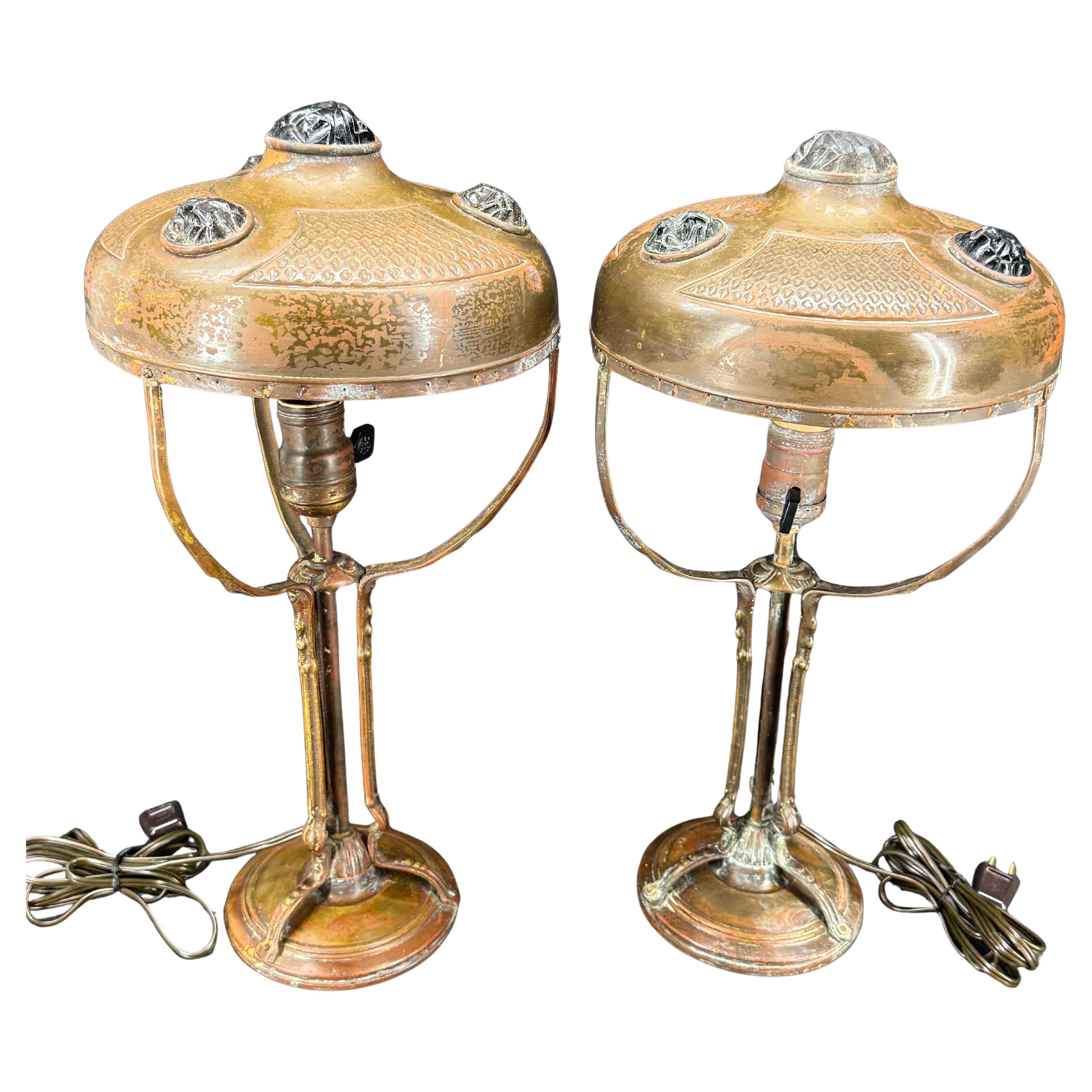 Coppia di lampade da comodino Art Deco in rame del 1920
