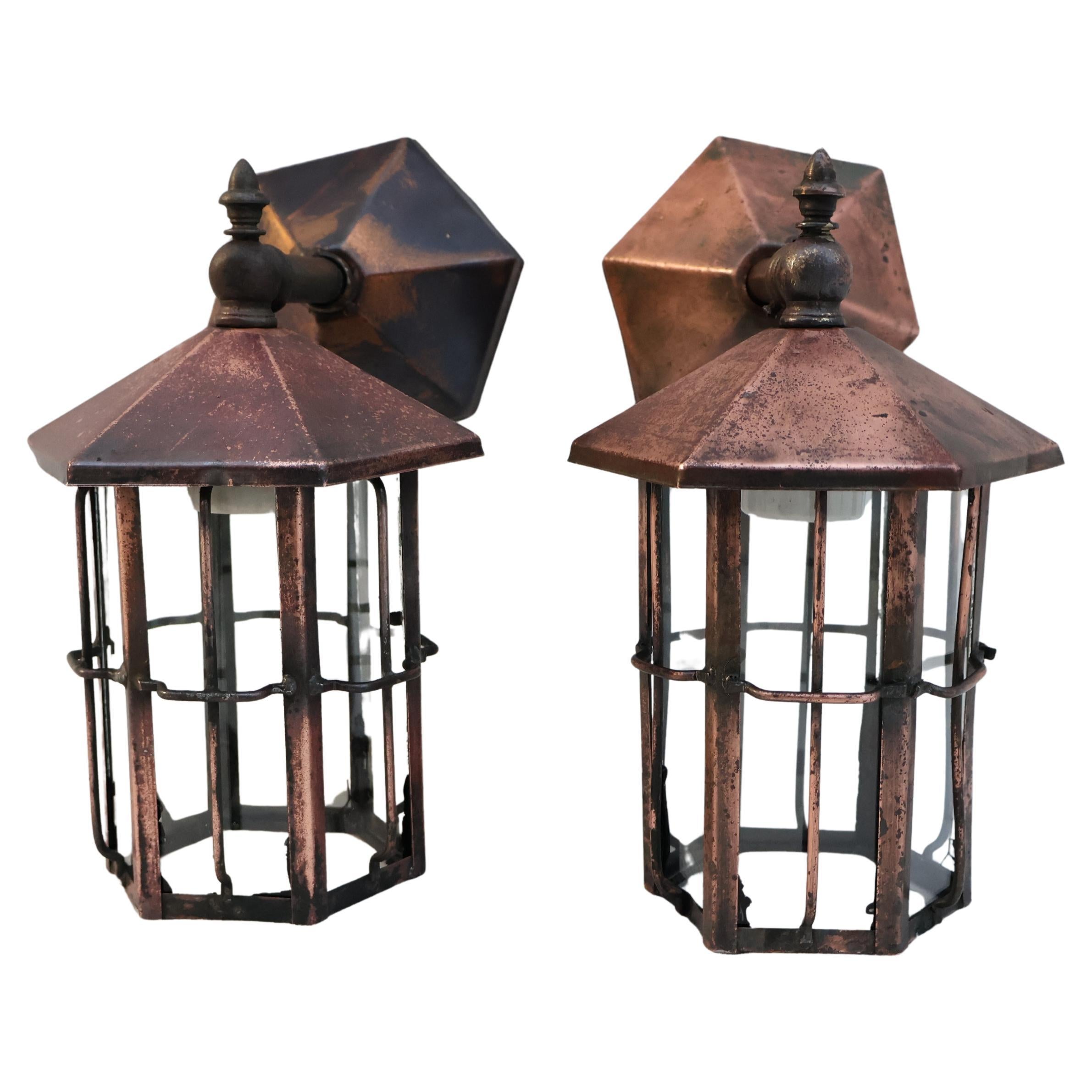 Coppia di appliques da esterno/interno in rame degli anni
20