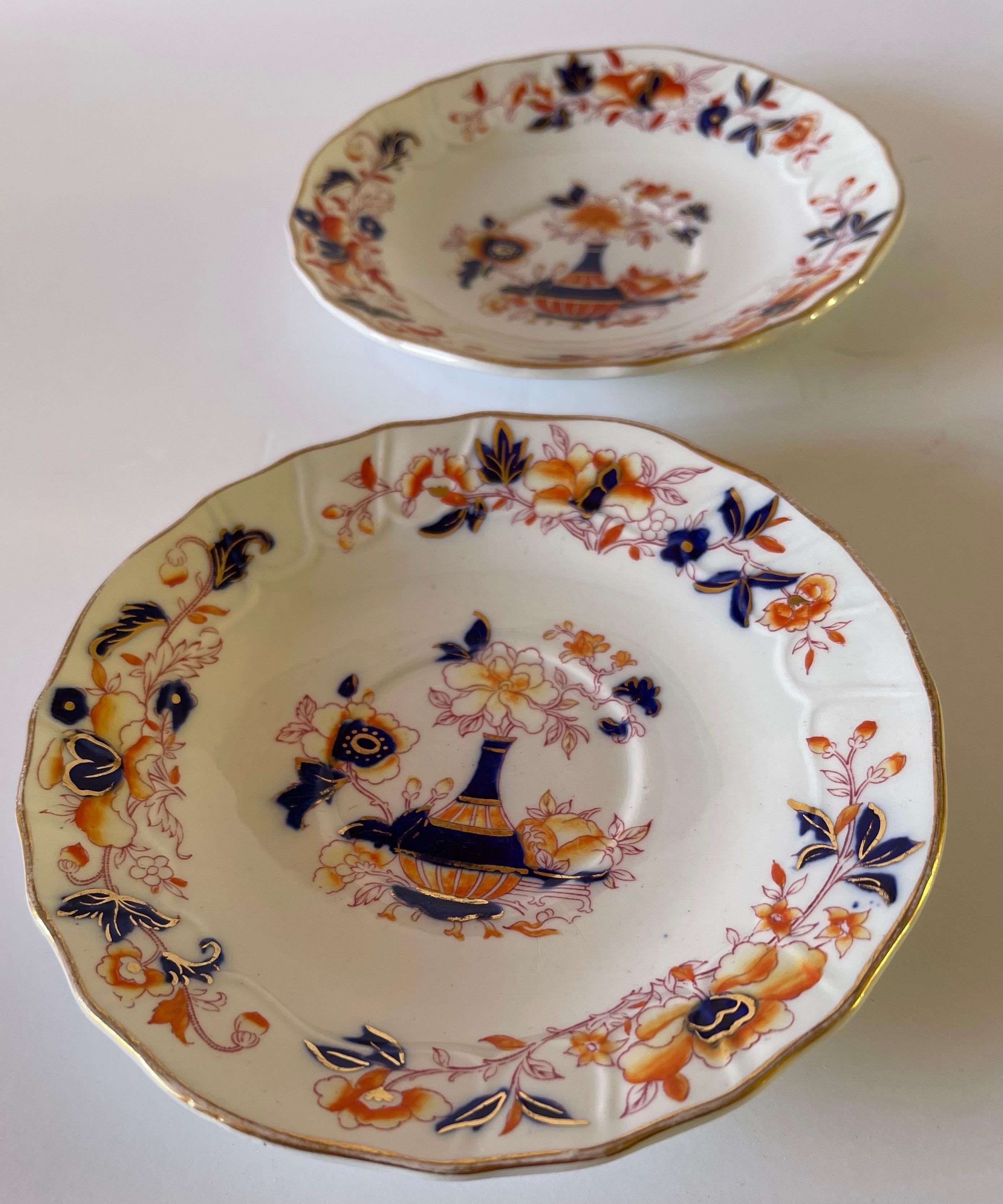 Pair of 1920s English Chinese Vase Chinoiserie Saucers In Good Condition For Sale In Stamford, CT
