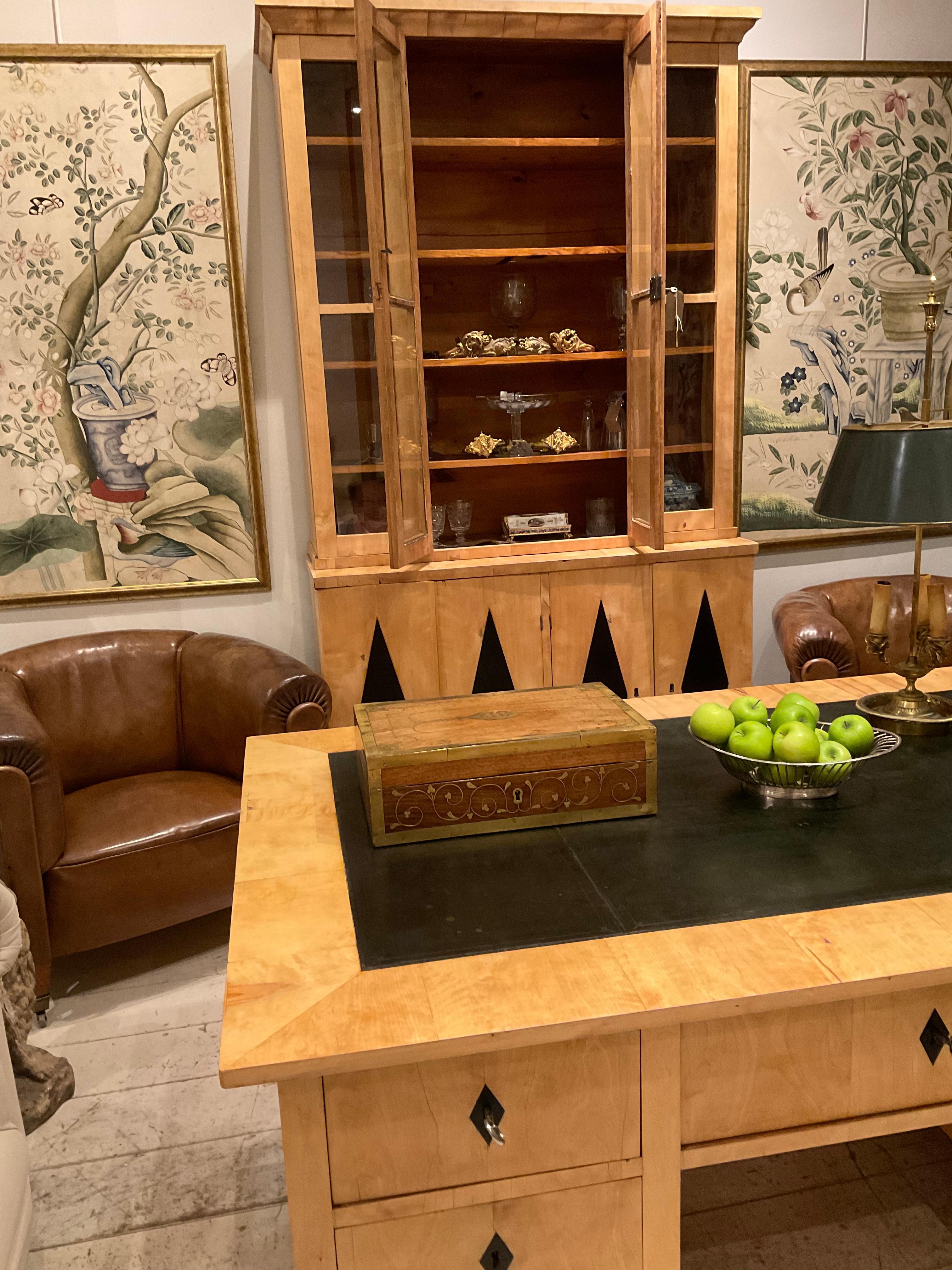 A fabulous pair of painted chinoiserie panels.
They have been painted on paper, laid on board and recently framed.
These are highly decorative painted in both soft and strong colours of birds, trees and flowers.

They lend themselves to many