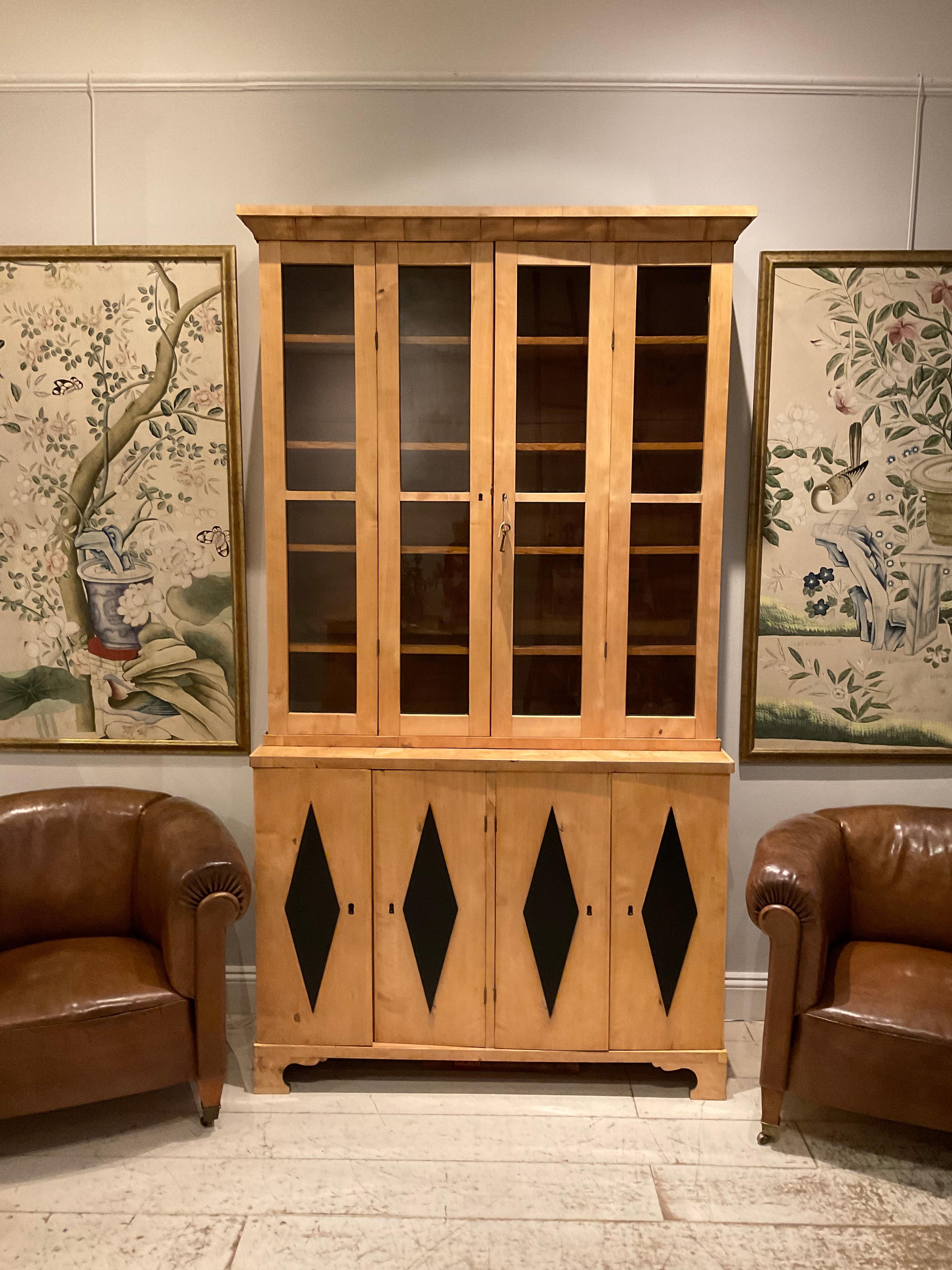 British Pair of 1920s English Chinoiserie Panels Painted on Paper in a Decorative Frame