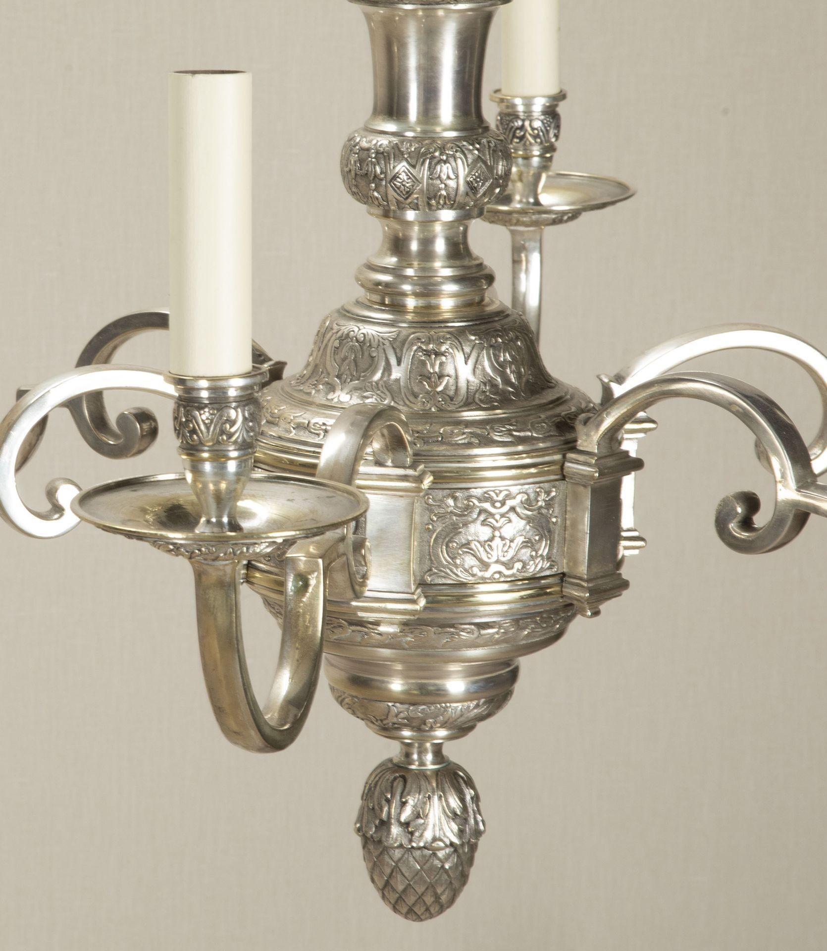 Country Coppia di lampadari inglesi placcati in argento degli anni '20 in vendita