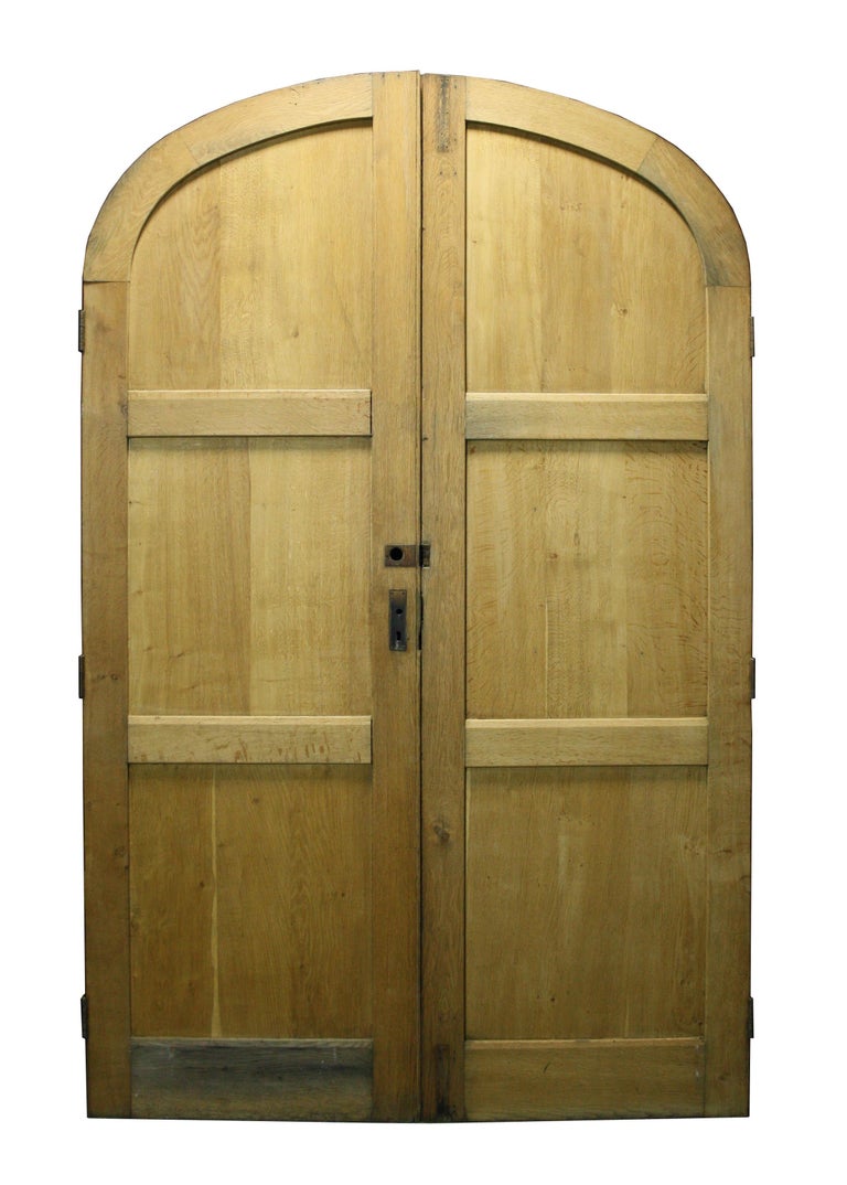 Pair of 1920s Exterior Arched Oak Double Doors For Sale at