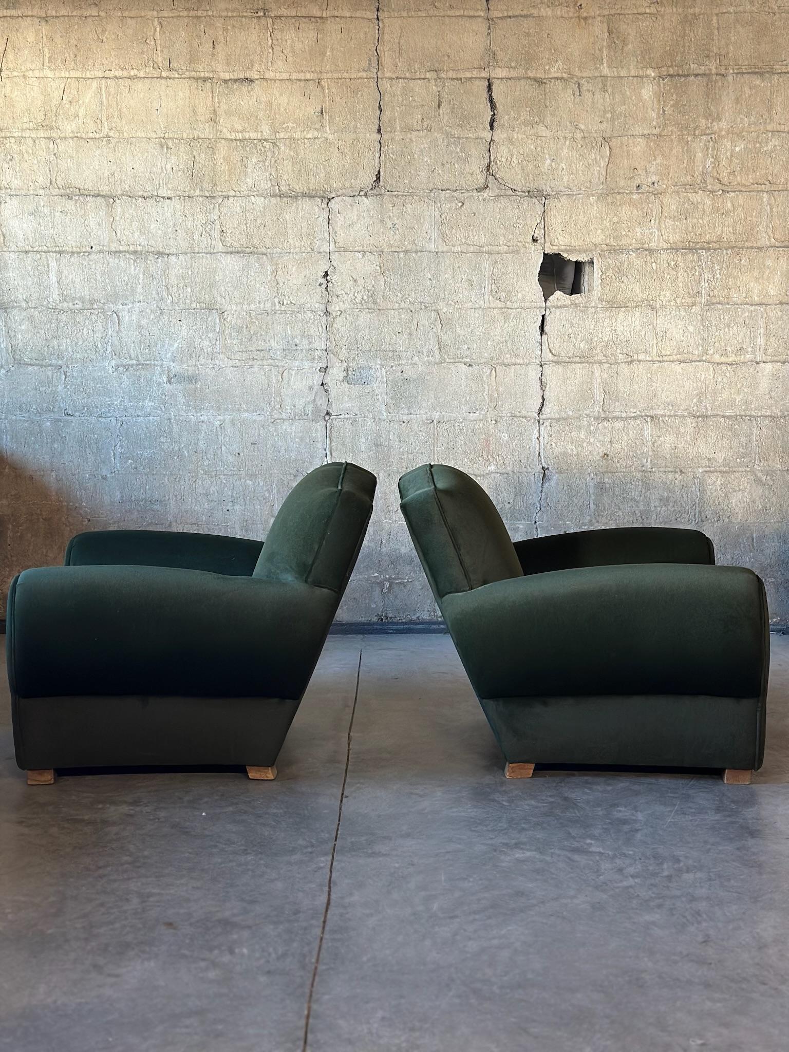 Français Paire de fauteuils club à moustaches français des années 1920 en vente