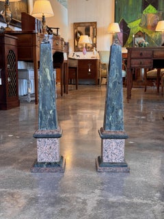 Pareja de obeliscos de granito de los años 20