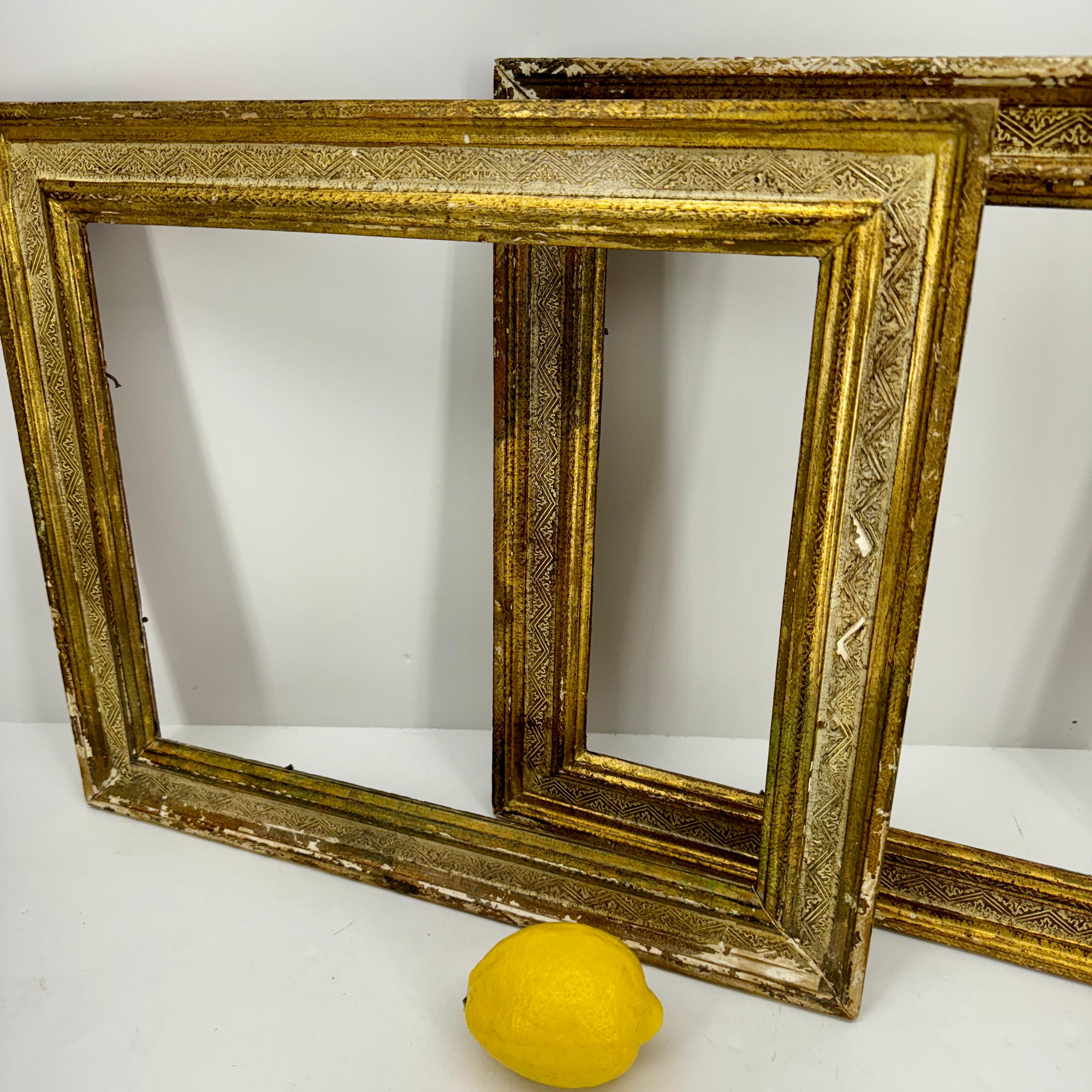 Pair of 1920s Italian Florentine Gold Gilded Wood Art Frame 1