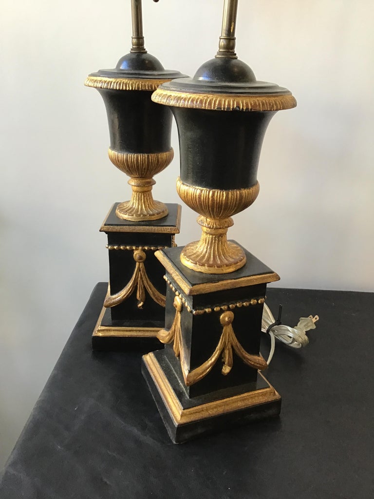 Pair of 1920s Italian Giltwood Urn Lamps For Sale at 1stDibs