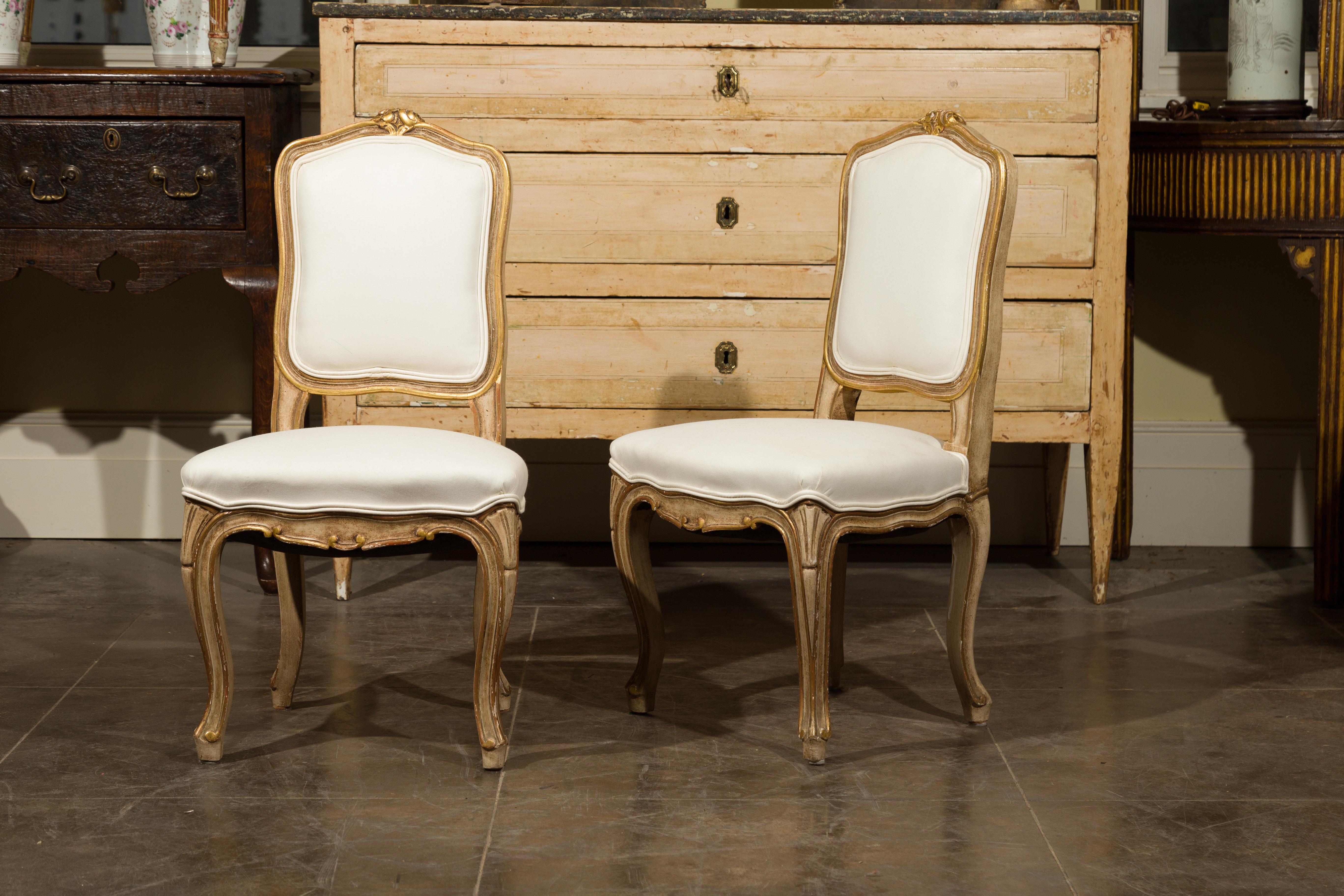 Pair of 1920s Louis XV Style Painted and Gilt Child's Chairs with Carved Flowers For Sale 6