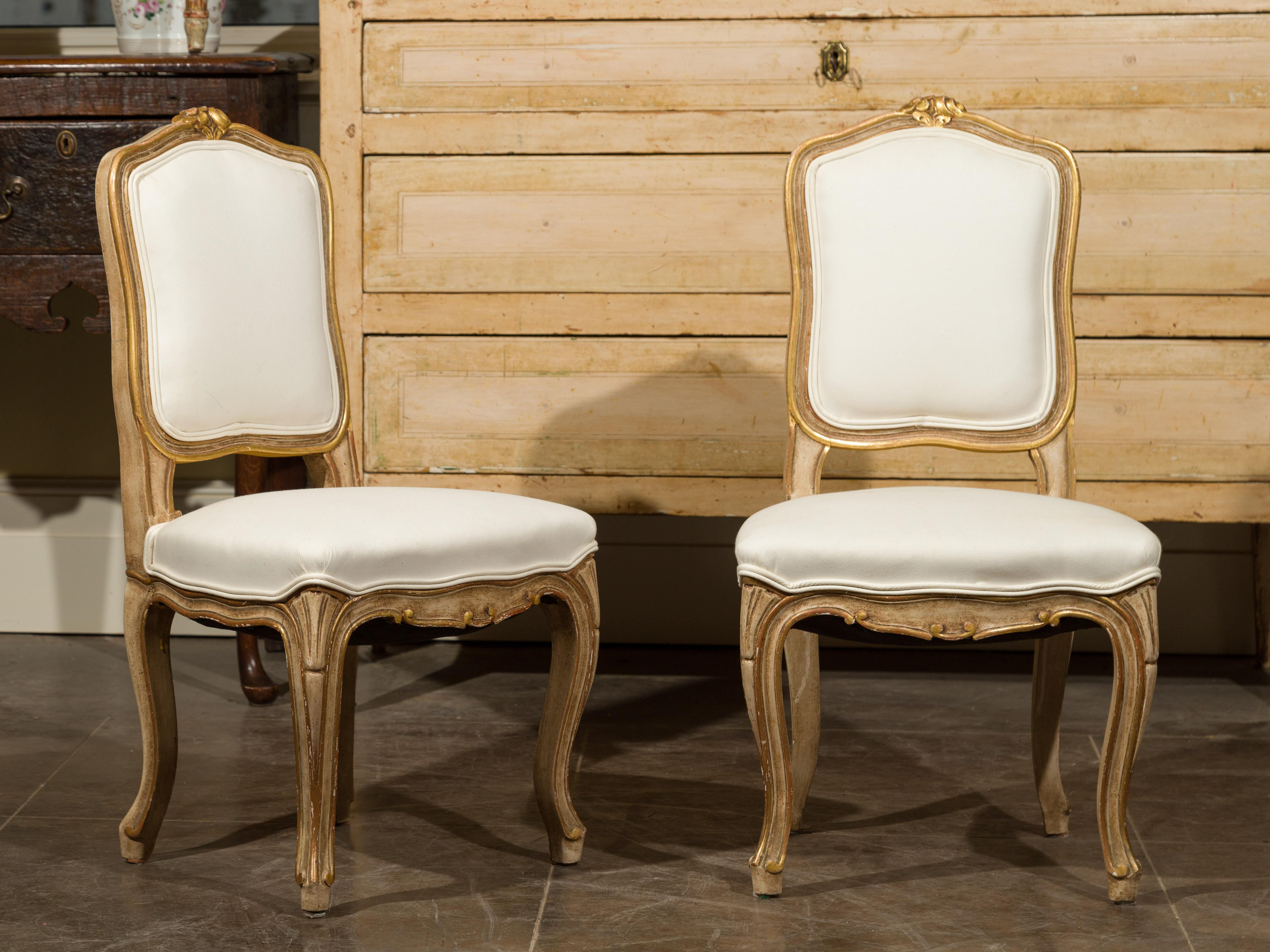 Pair of 1920s Louis XV Style Painted and Gilt Child's Chairs with Carved Flowers For Sale 9