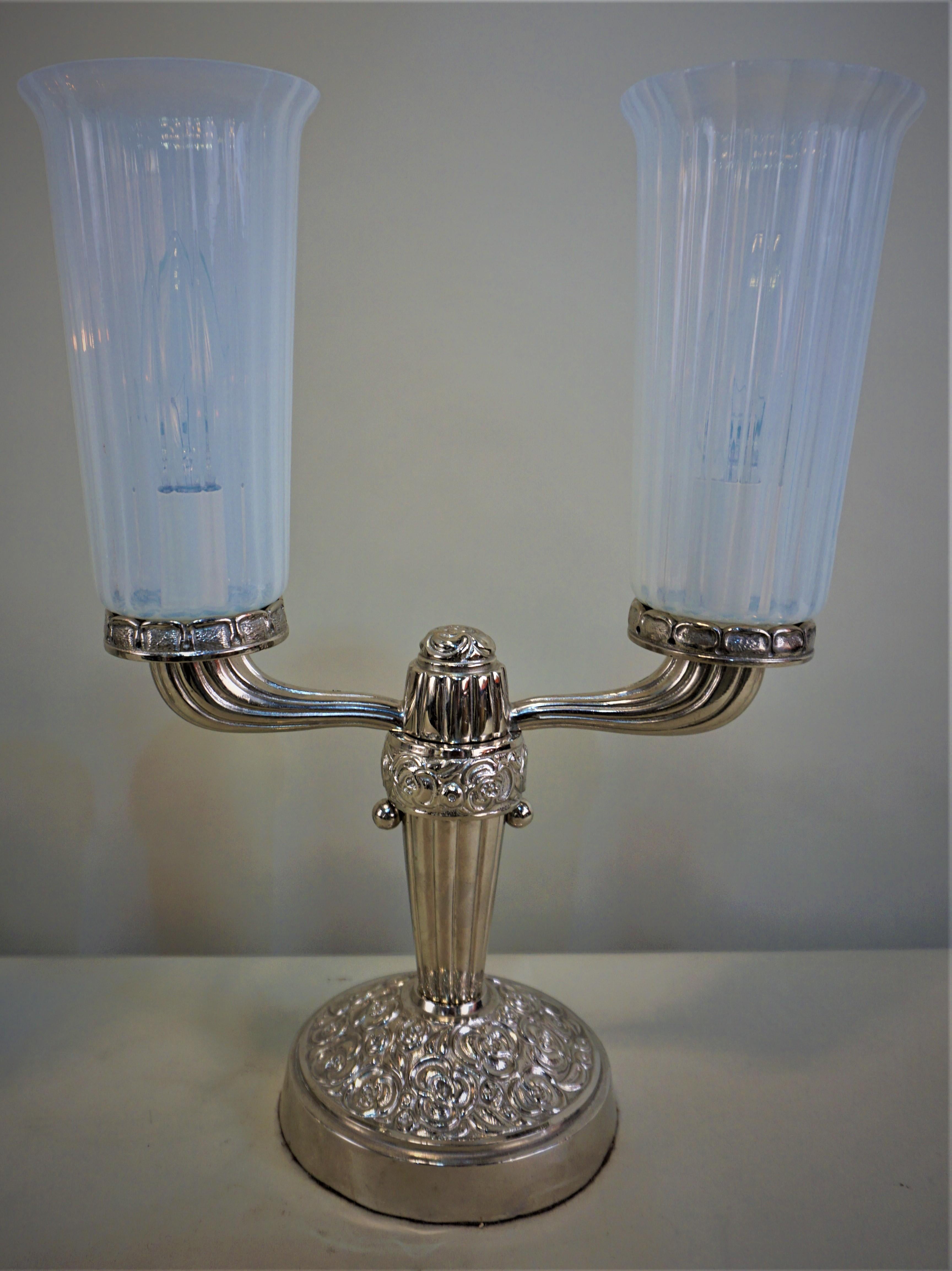 Early 20th Century Pair of 1920s Nickel and Opaline Glass Table Lamps For Sale