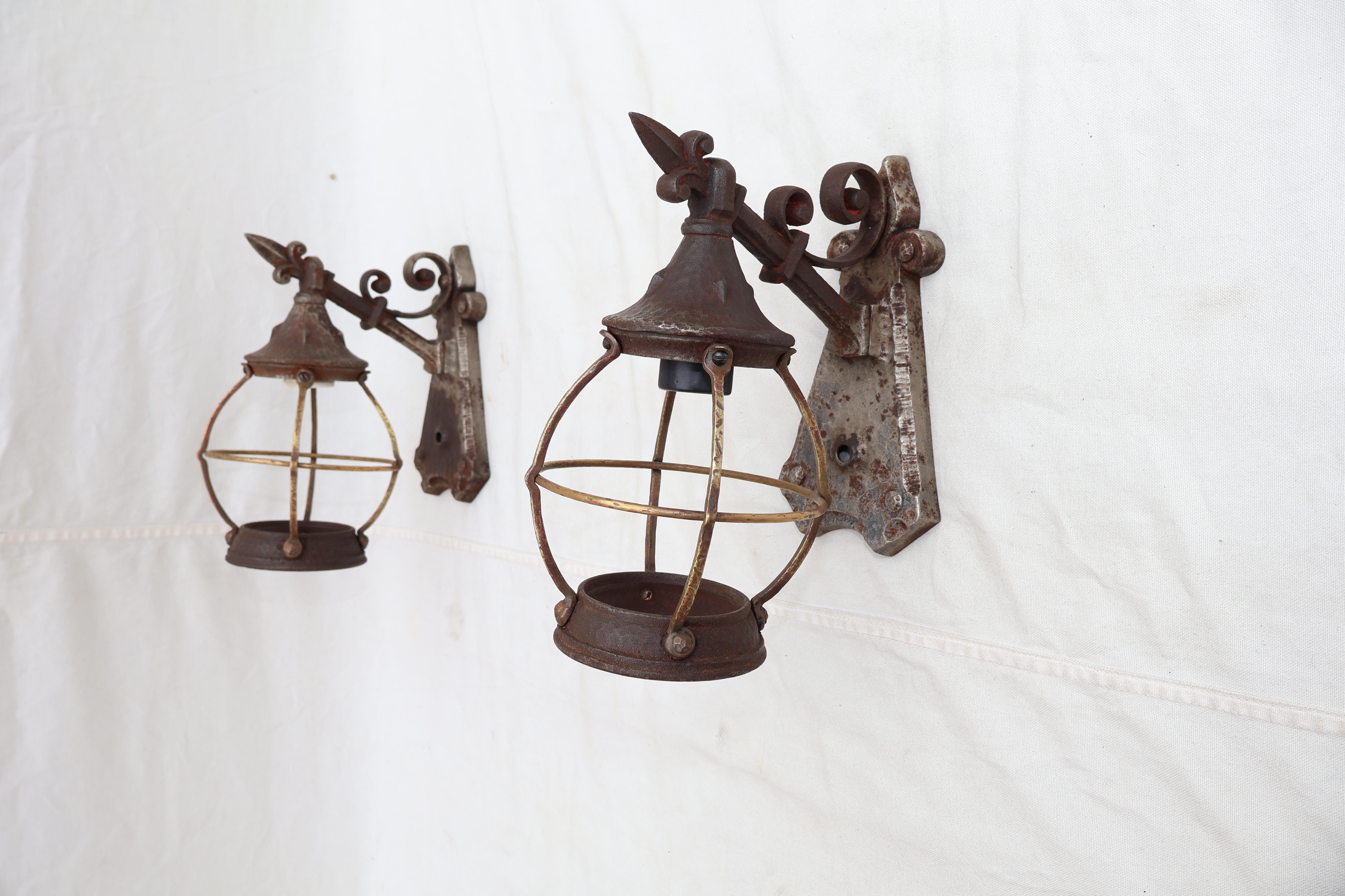 Pareja de apliques de exterior de los años 20 principios del siglo XX en venta