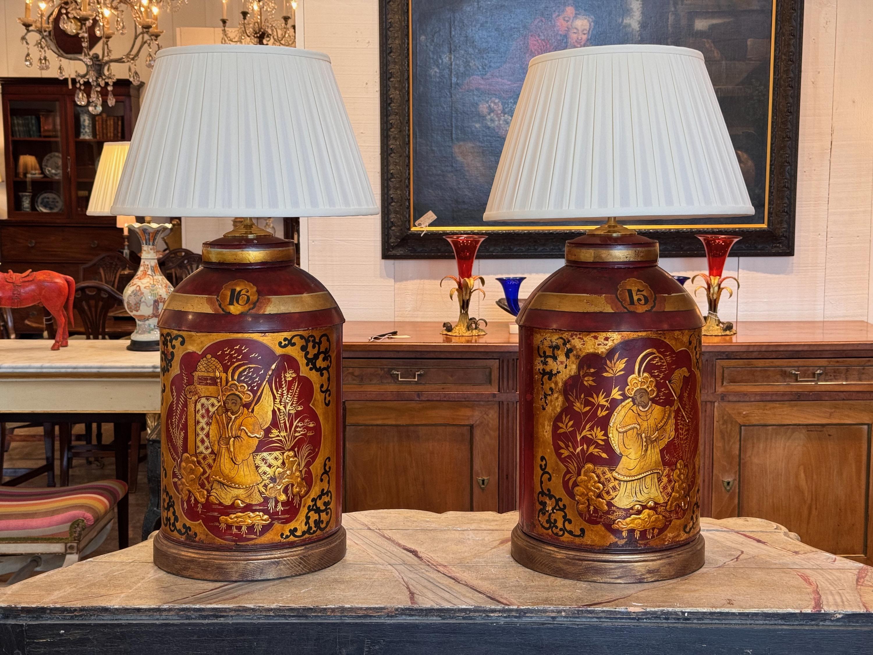 This is a beautiful pair of tea canister lamps. They are decorated in the chinoiserie style.