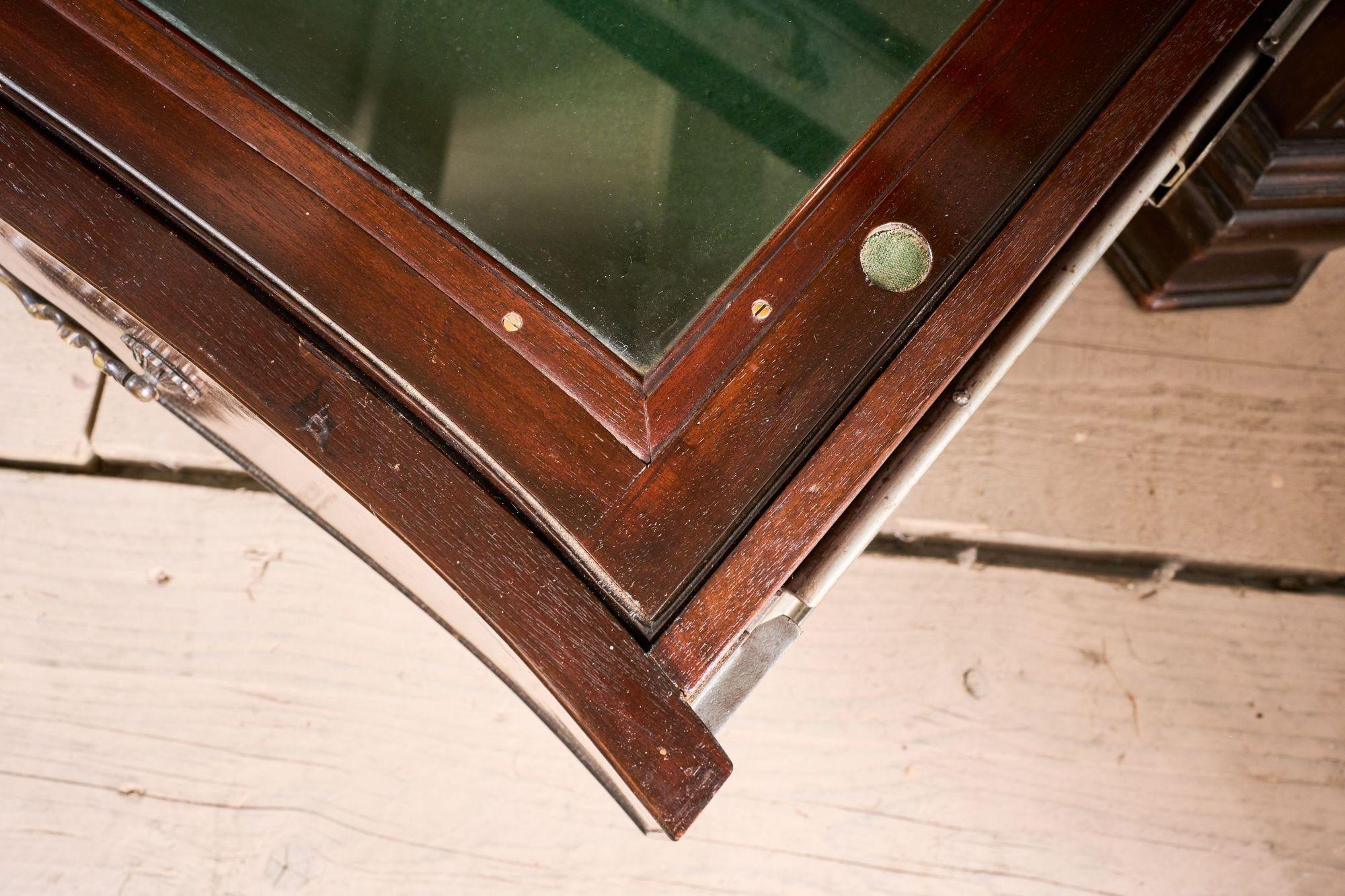 Mahogany Pair of 1920's Serpentine fronted mahogany Jewellers chest of drawers For Sale