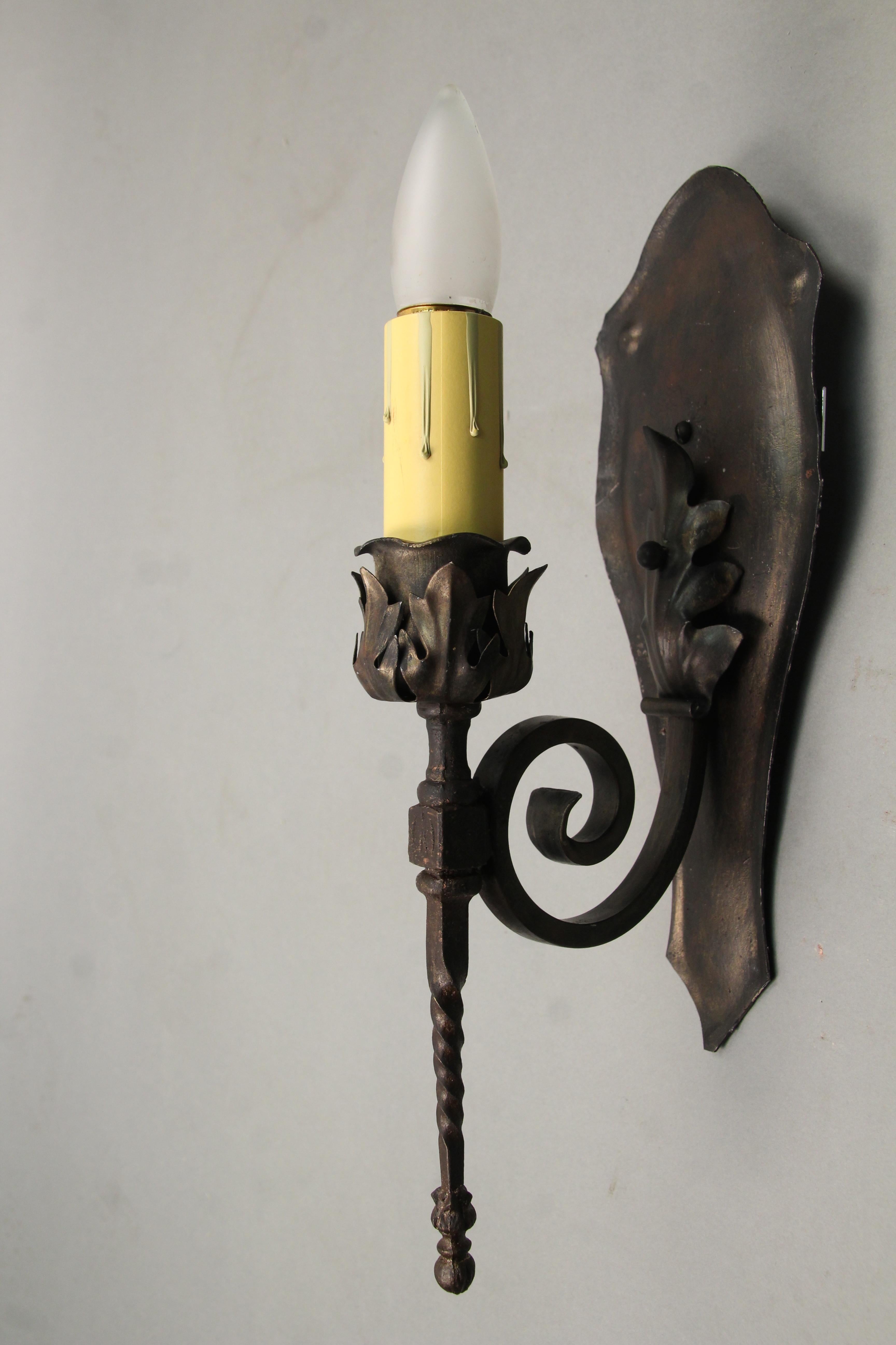 North American Pair of 1920s Single Sconces with Acanthus Leaf