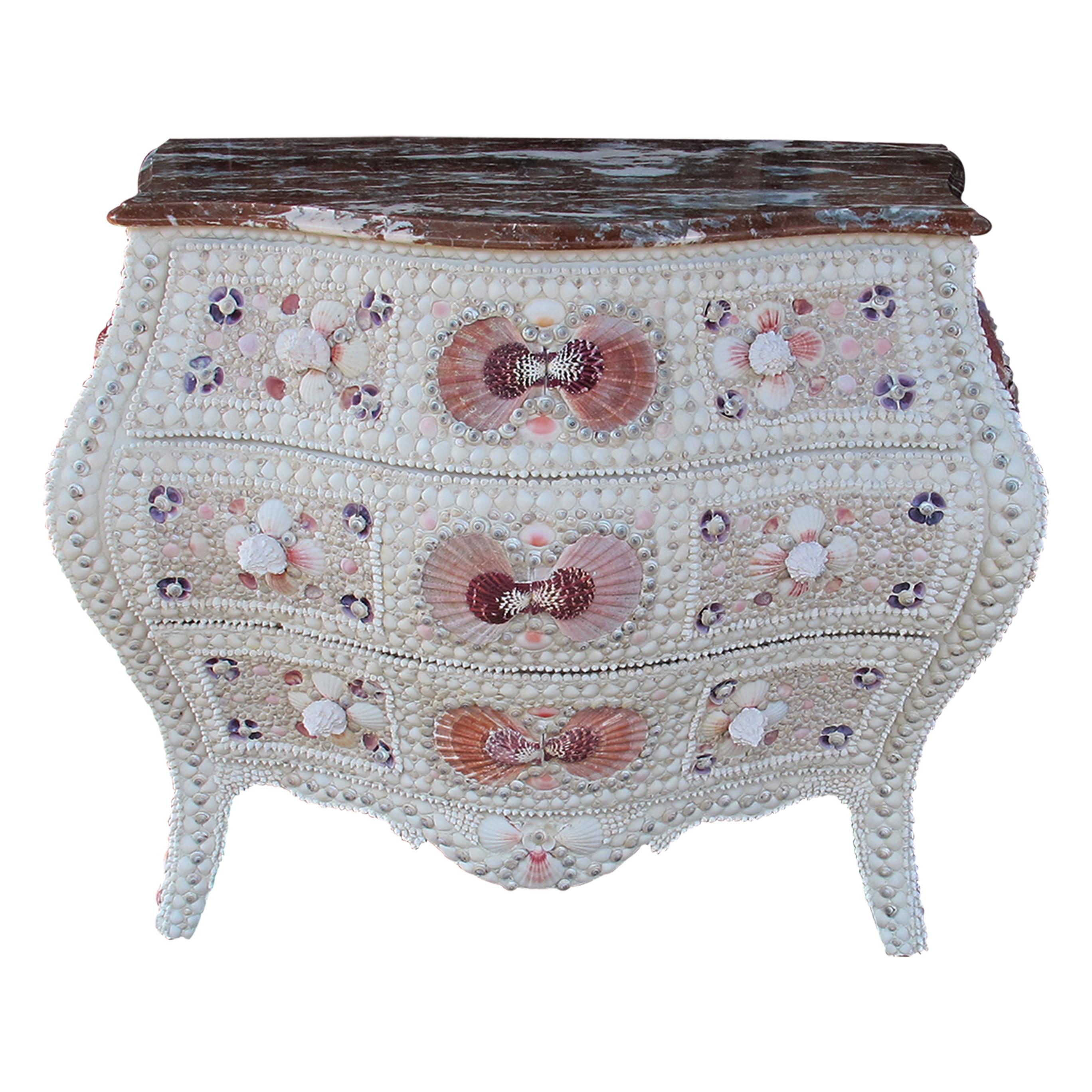 Hand-Crafted Pair of 1920s Swedish Bombe Chests with Marble Tops and Seashell Embellishment For Sale