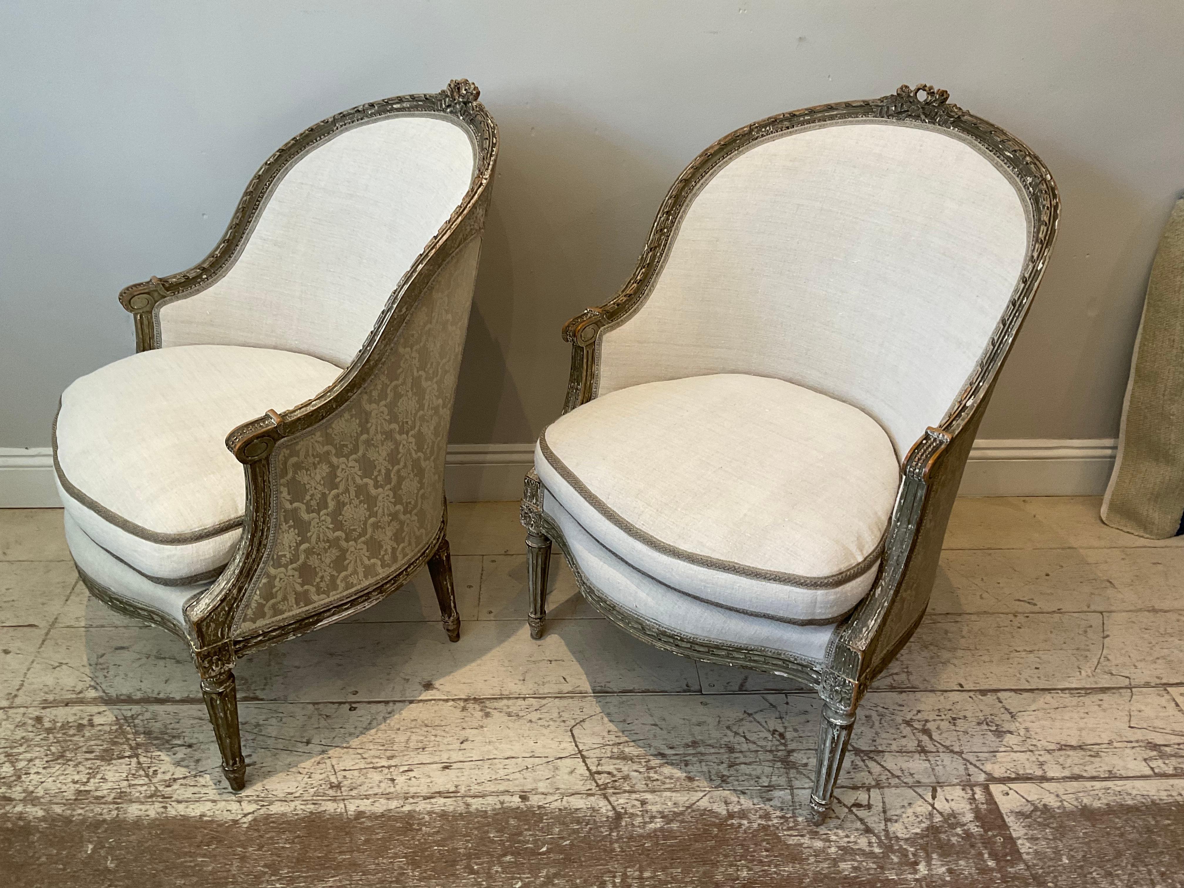 Carved Pair of 1920s Swedish Painted Armchairs Upholstered in French Linen