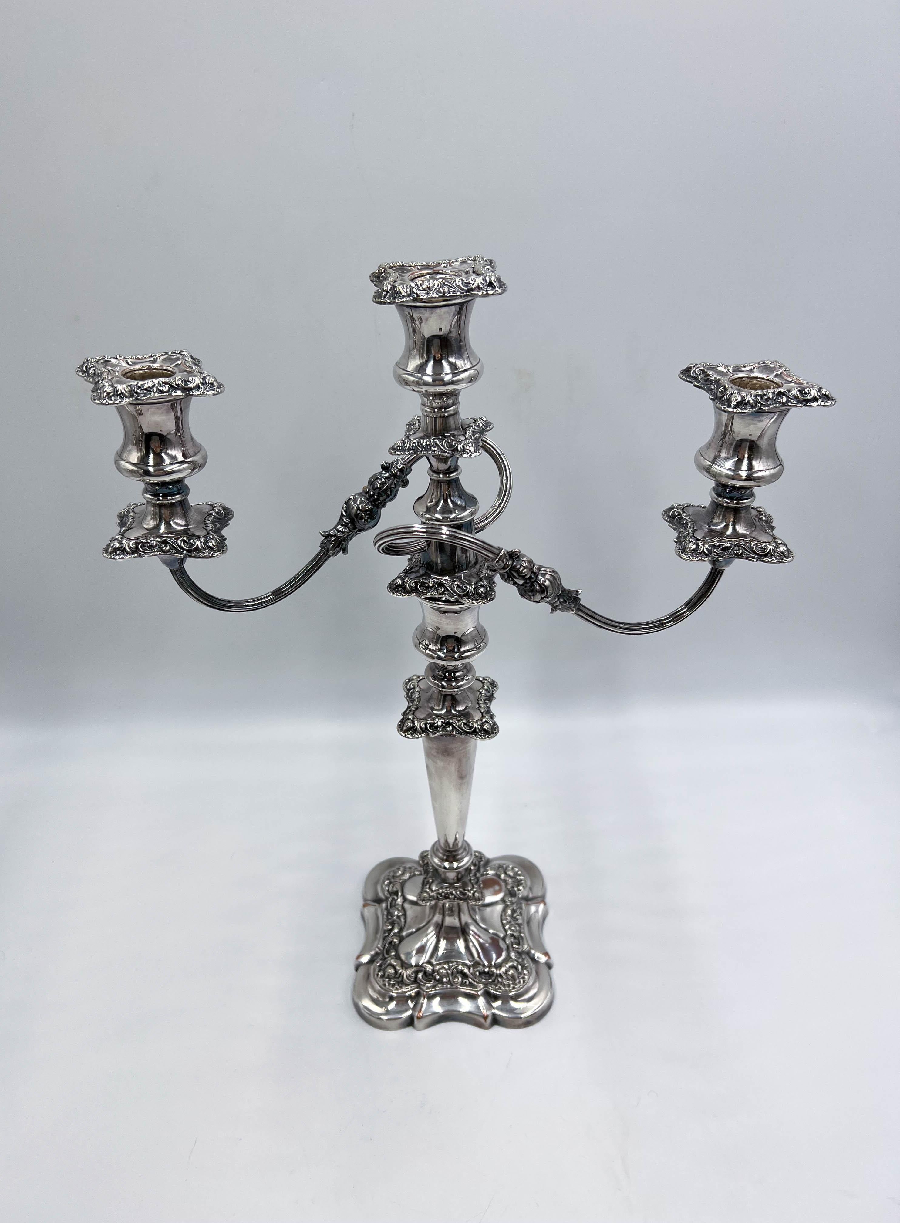 Paire de candélabres/bougeoirs en métal argenté William Suckling Ltd anglais des années 1920 en vente 6