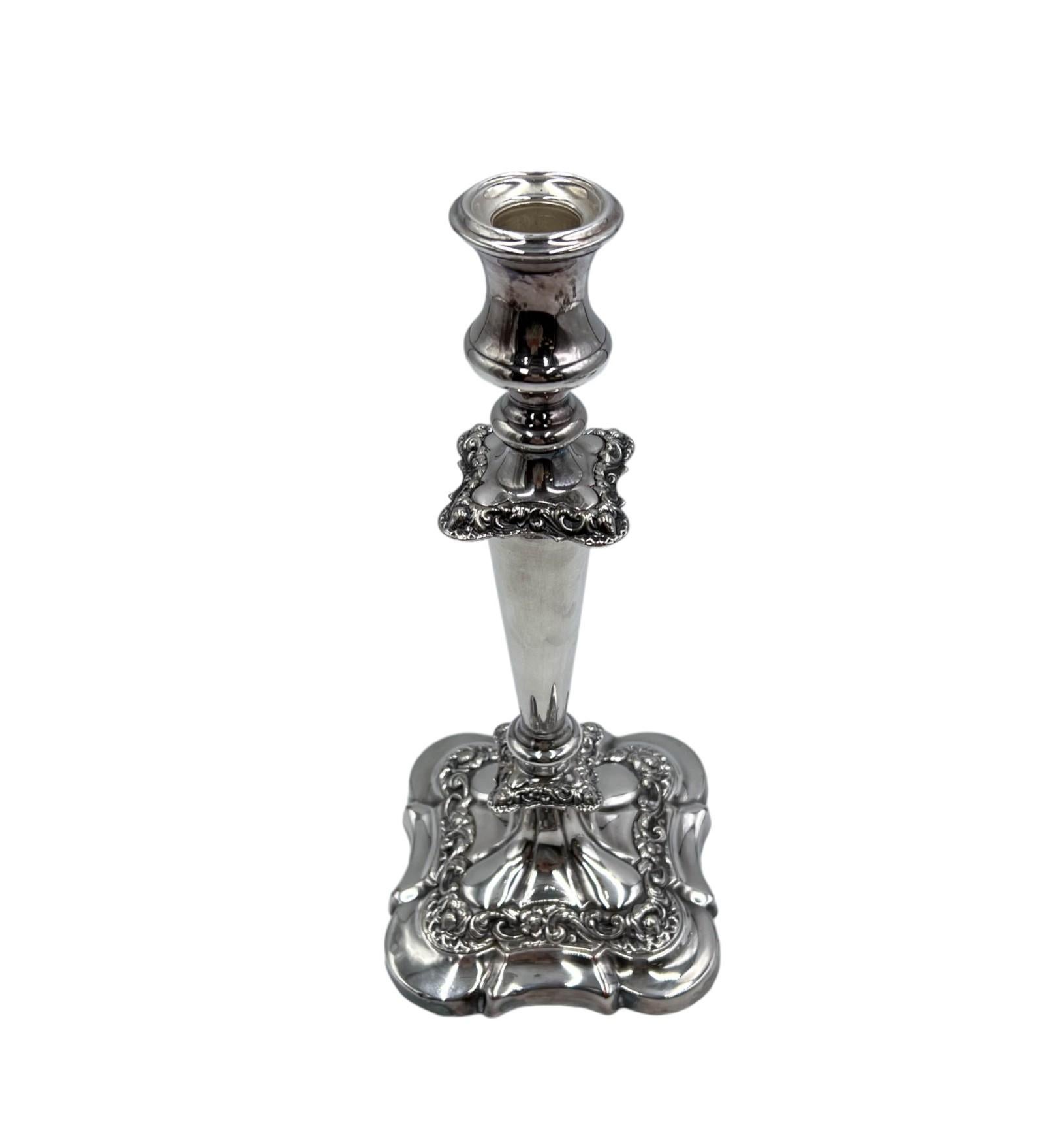 Paire de candélabres/bougeoirs en métal argenté William Suckling Ltd anglais des années 1920 en vente 6