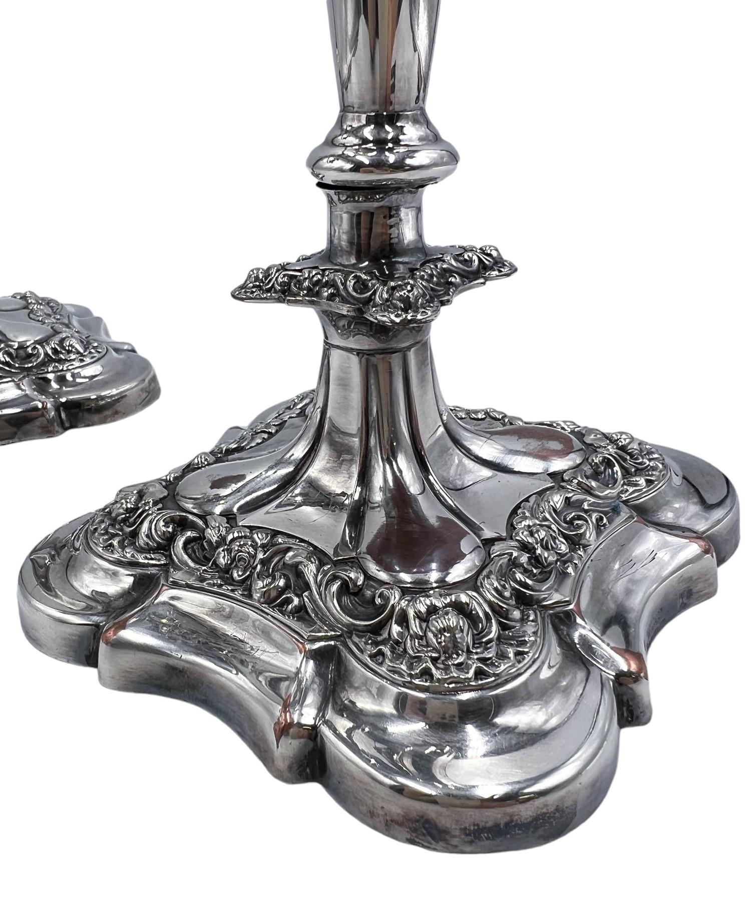 Paire de candélabres/bougeoirs en métal argenté William Suckling Ltd anglais des années 1920 en vente 8