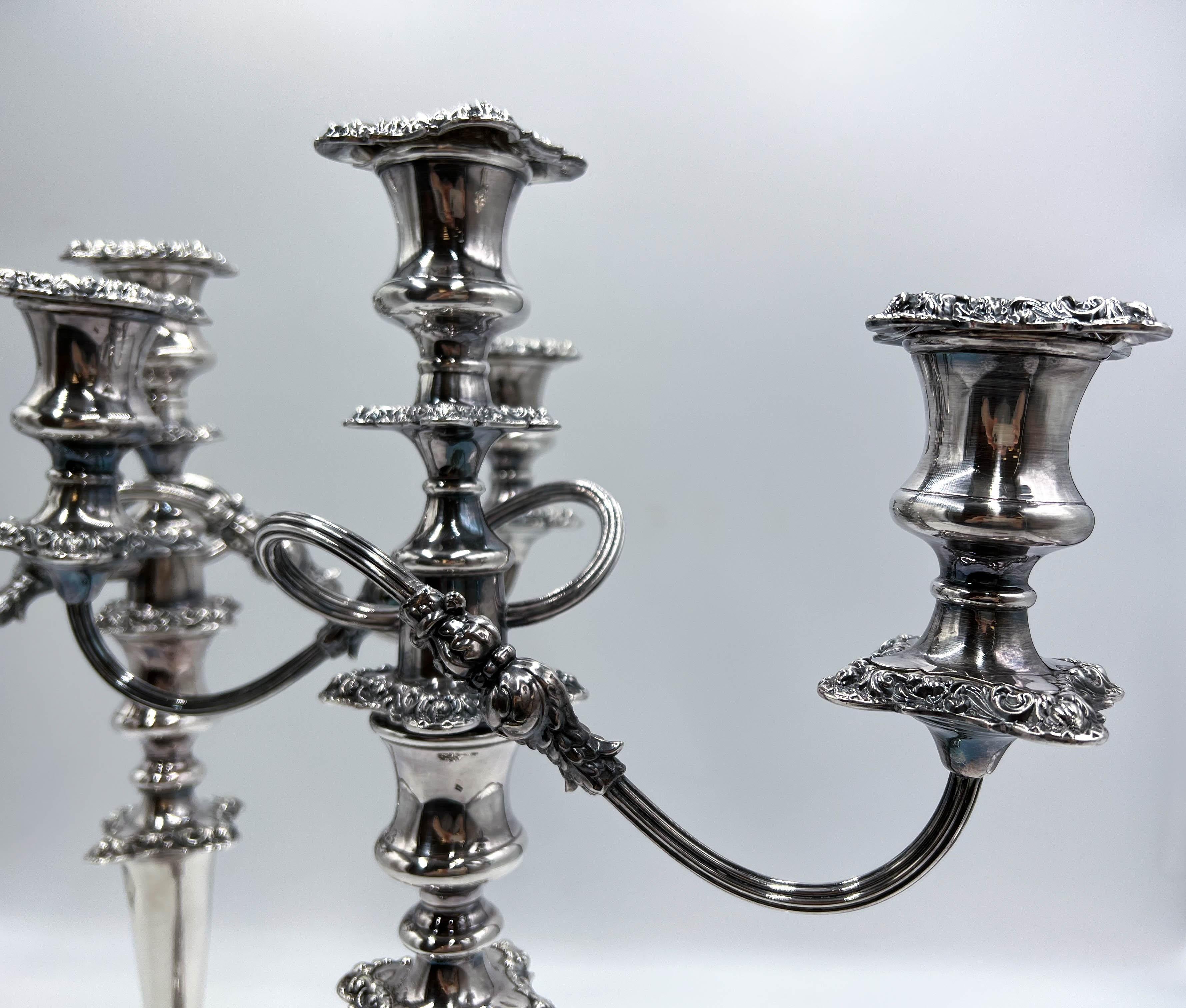 Pair of 1920s William Suckling Ltd English Silver Plate Candelabras/Candlesticks In Good Condition For Sale In Palm Beach Gardens, FL