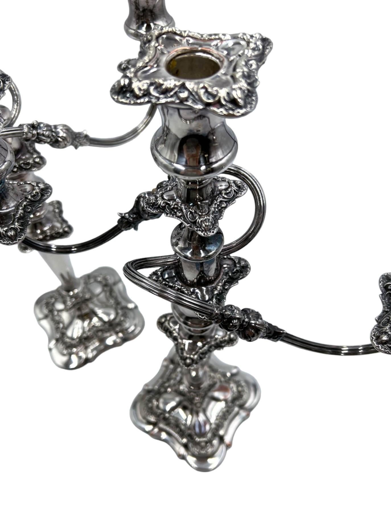 Paire de candélabres/bougeoirs en métal argenté William Suckling Ltd anglais des années 1920 en vente 3
