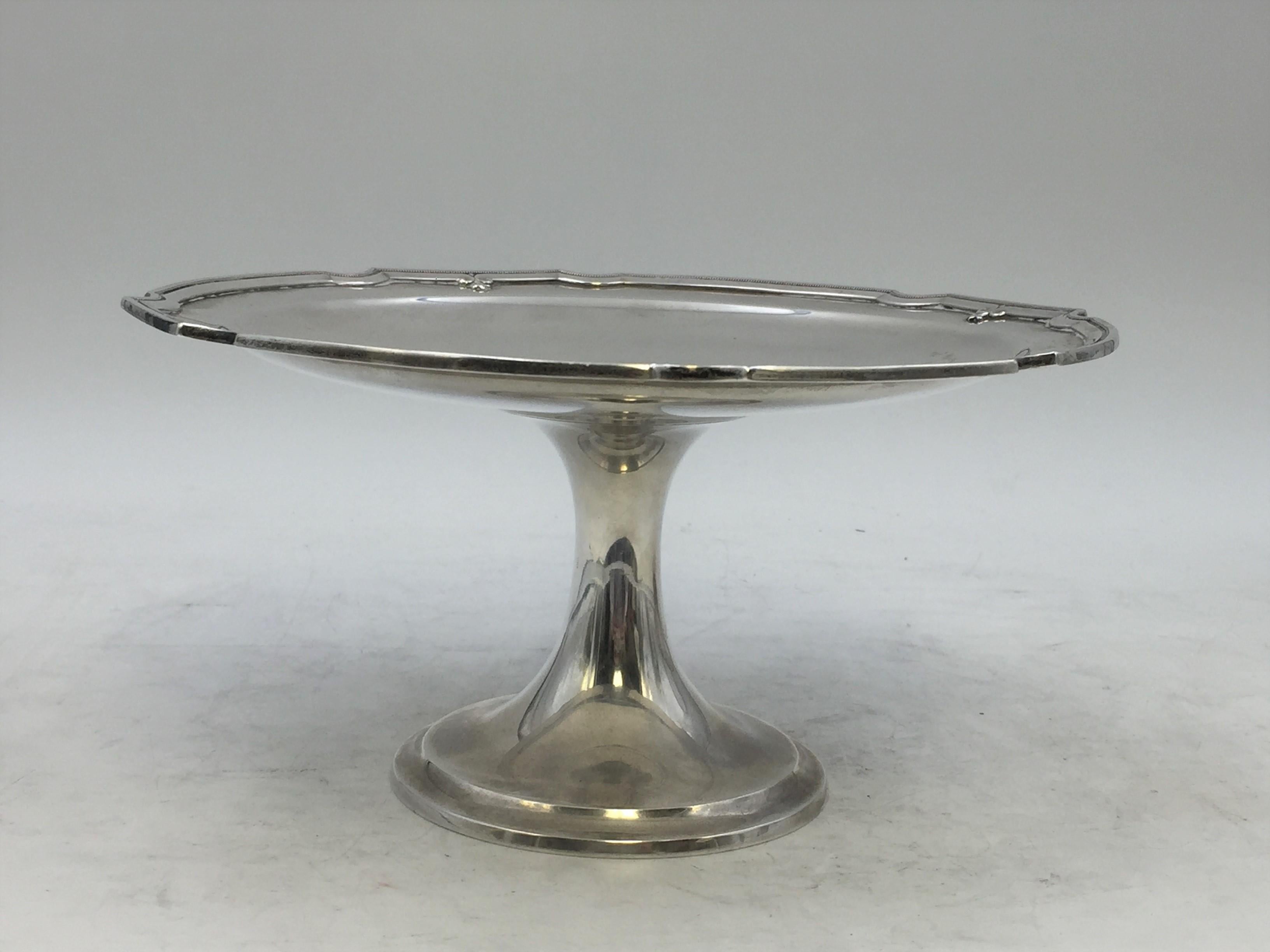 Pair of 1927 Gorham Sterling Silver Compotes Footed Centerpieces King Albert In Good Condition For Sale In New York, NY