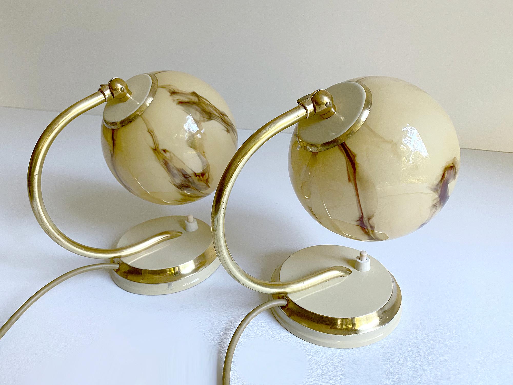 Pair  Art Deco Bauhaus Table Lamps Lights, Brass and Opaline Obxlood Glass, 1930 For Sale 4
