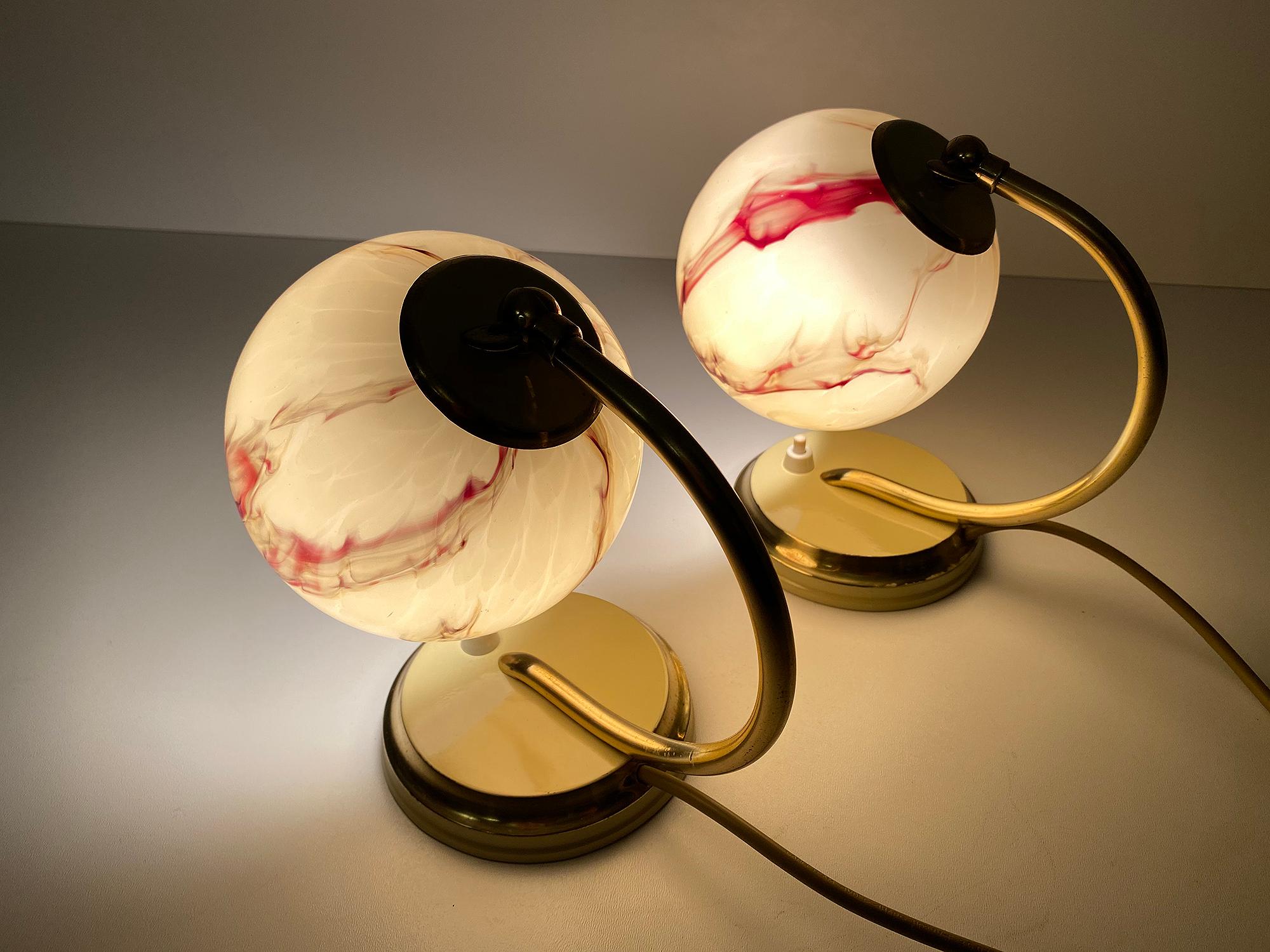 Pair  Art Deco Bauhaus Table Lamps Lights, Brass and Opaline Obxlood Glass, 1930 For Sale 3