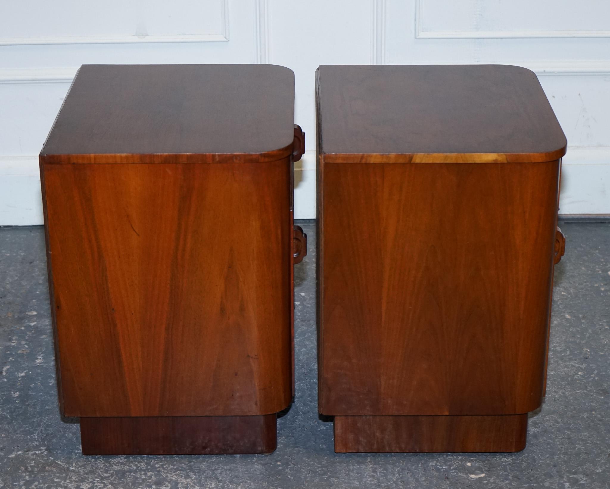 paire de tables de lit en noyer bure art déco des années 30, tiroirs et vaisselles en vente 8