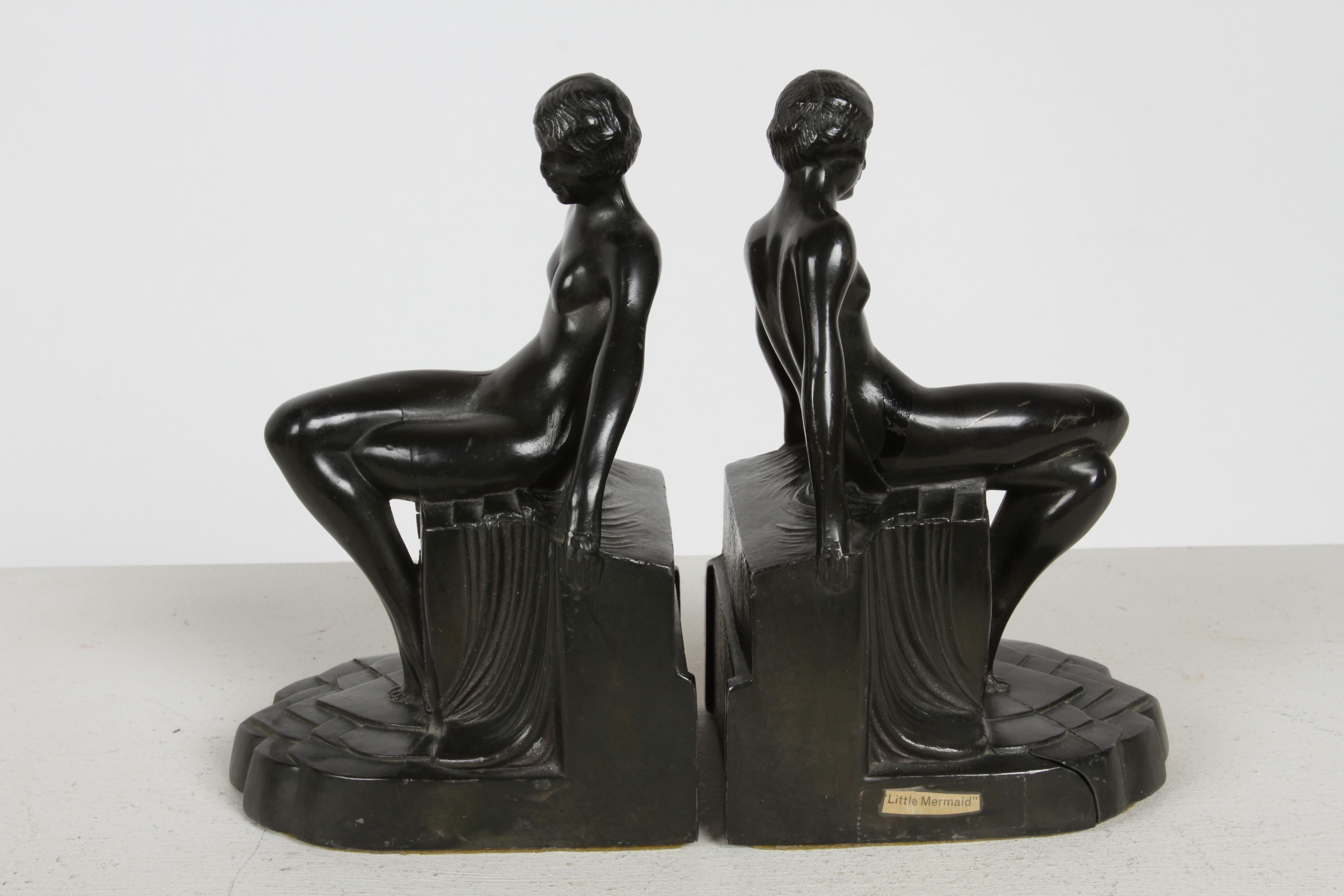 Pair of 1930s Art Deco Era - Nuart - Nude Flapper Girl Spelter Metal Bookends For Sale 7