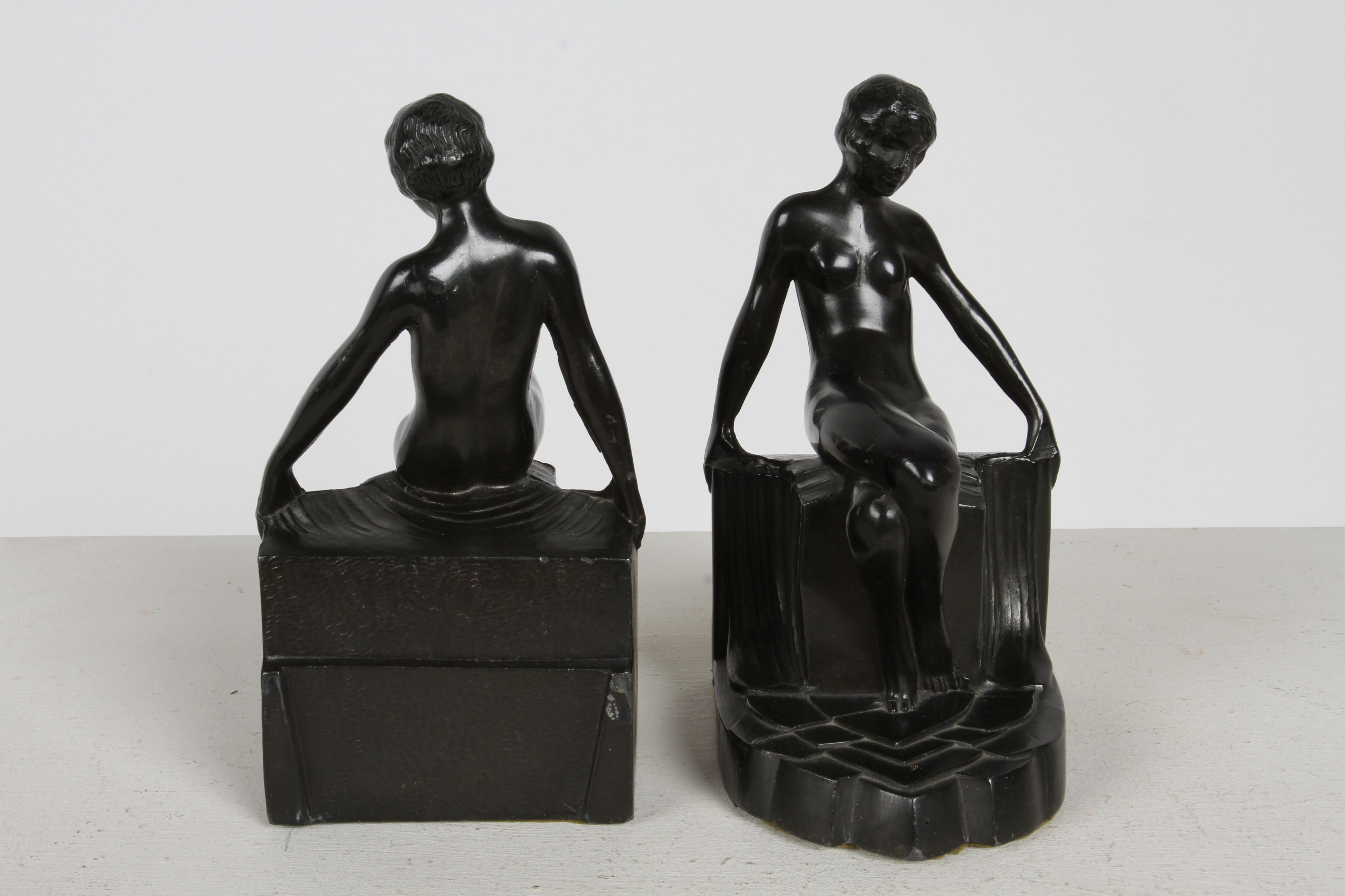 Pair of 1930s Art Deco Era - Nuart - Nude Flapper Girl Spelter Metal Bookends For Sale 9