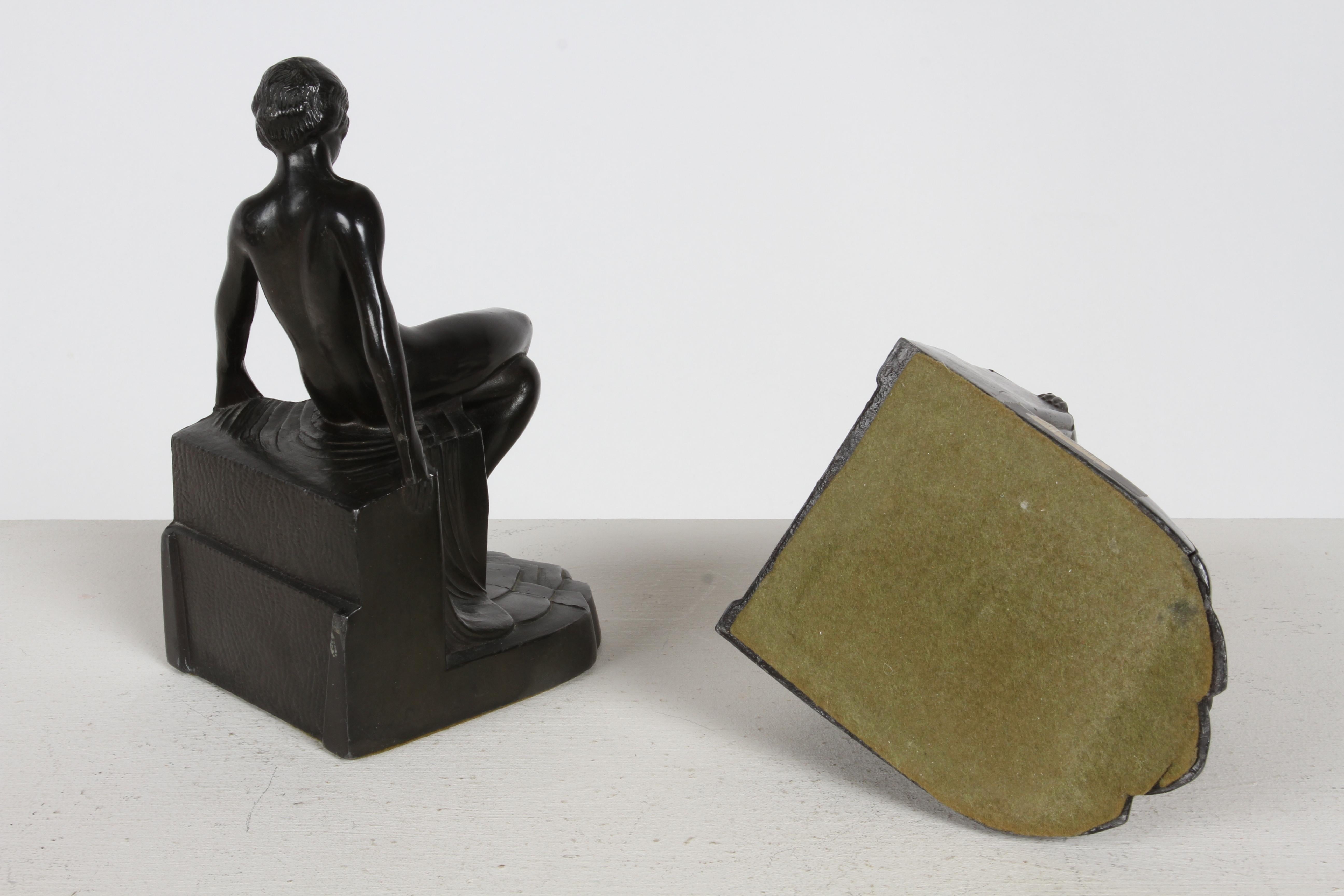 Pair of 1930s Art Deco Era - Nuart - Nude Flapper Girl Spelter Metal Bookends For Sale 11