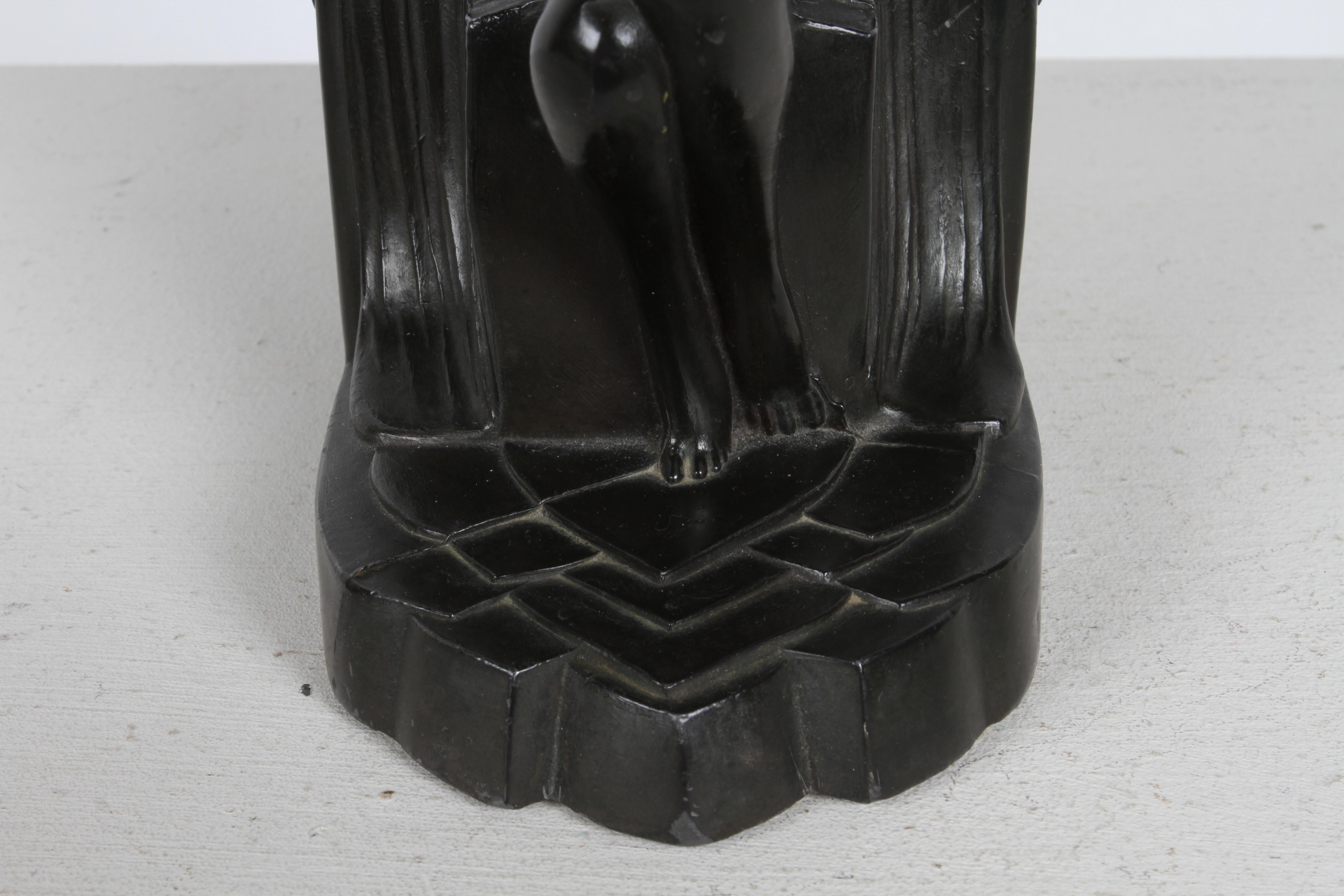 Pair of 1930s Art Deco Era - Nuart - Nude Flapper Girl Spelter Metal Bookends For Sale 3