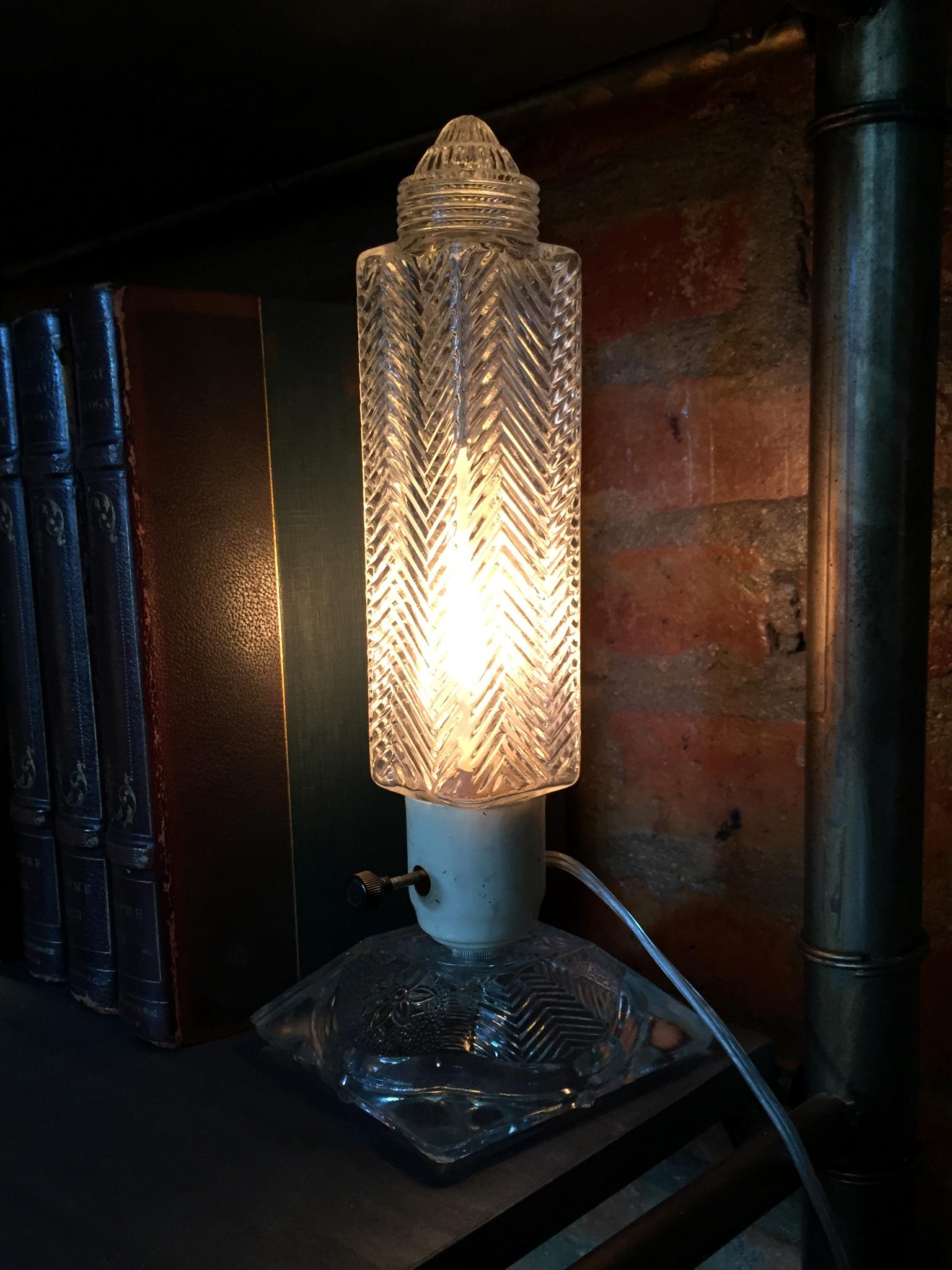 Pair of 1930s Art Deco Glass Lamps In Good Condition In New York, NY
