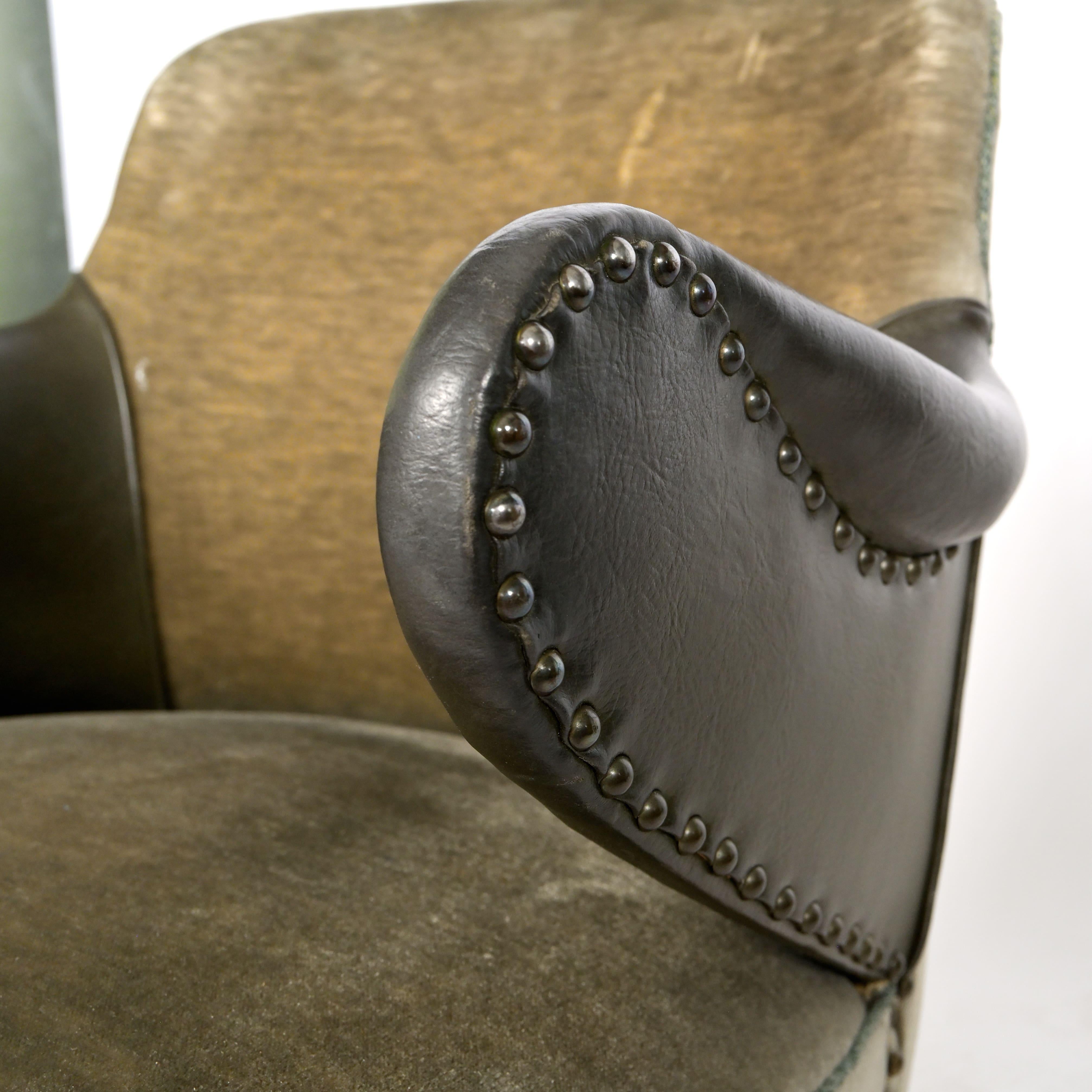 Pair of 1950s Faux Leather and Textile Armchairs For Sale 1
