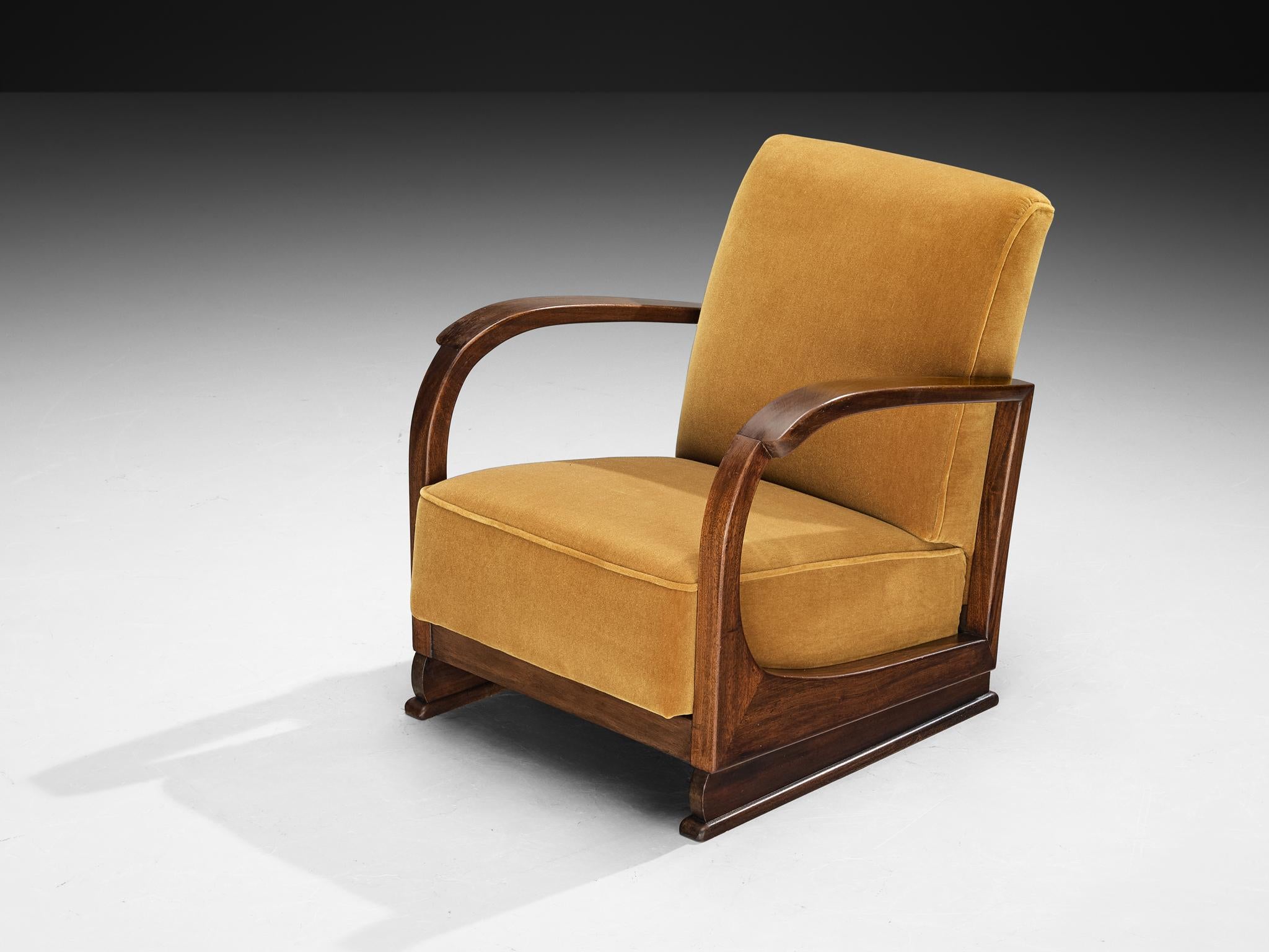Metà XX secolo Coppia di sedie da salotto Art Deco degli anni '30 con braccioli curvi in mohair di Pierre Frey in vendita