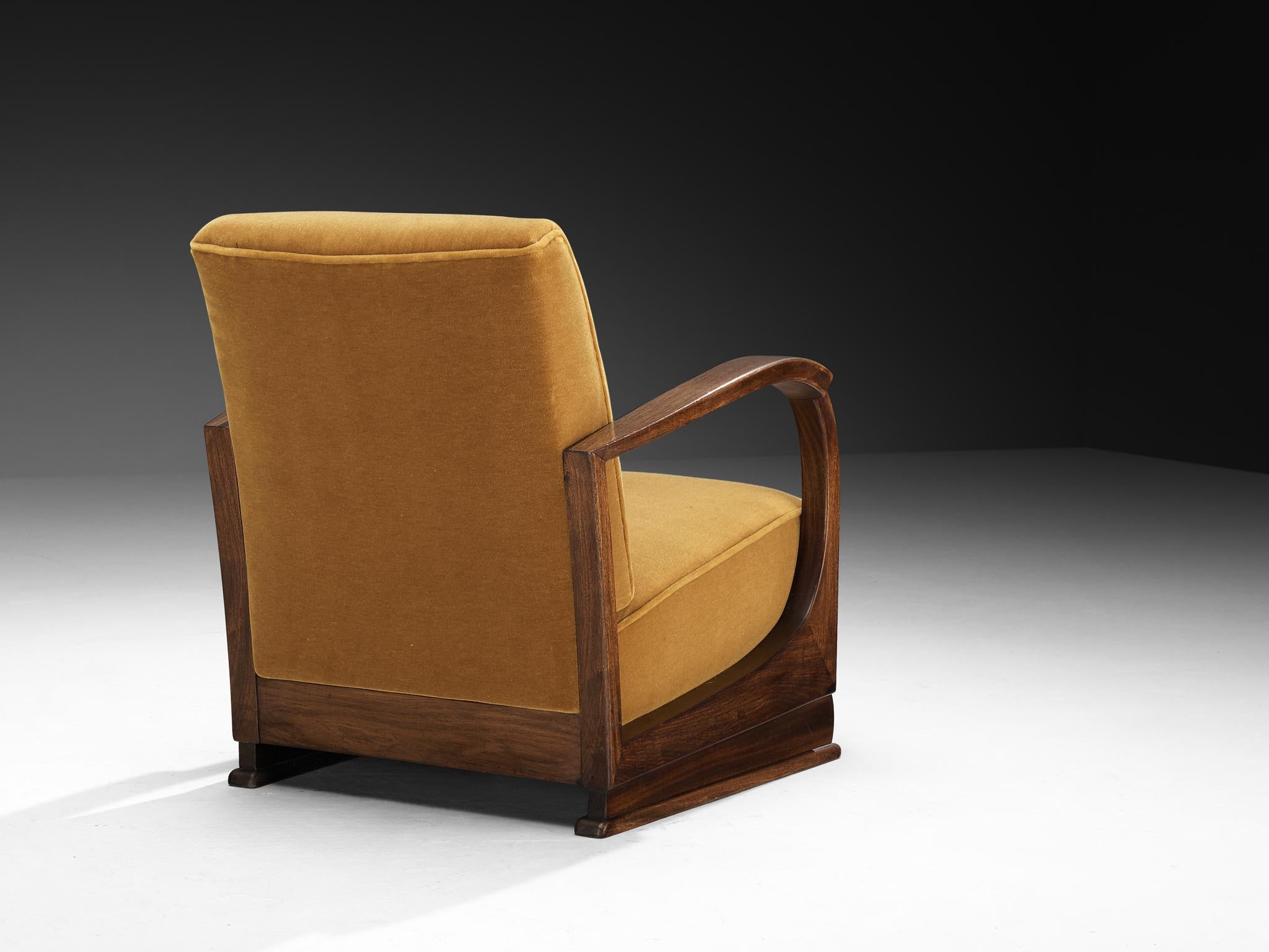 Coppia di sedie da salotto Art Deco degli anni '30 con braccioli curvi in mohair di Pierre Frey in vendita 1