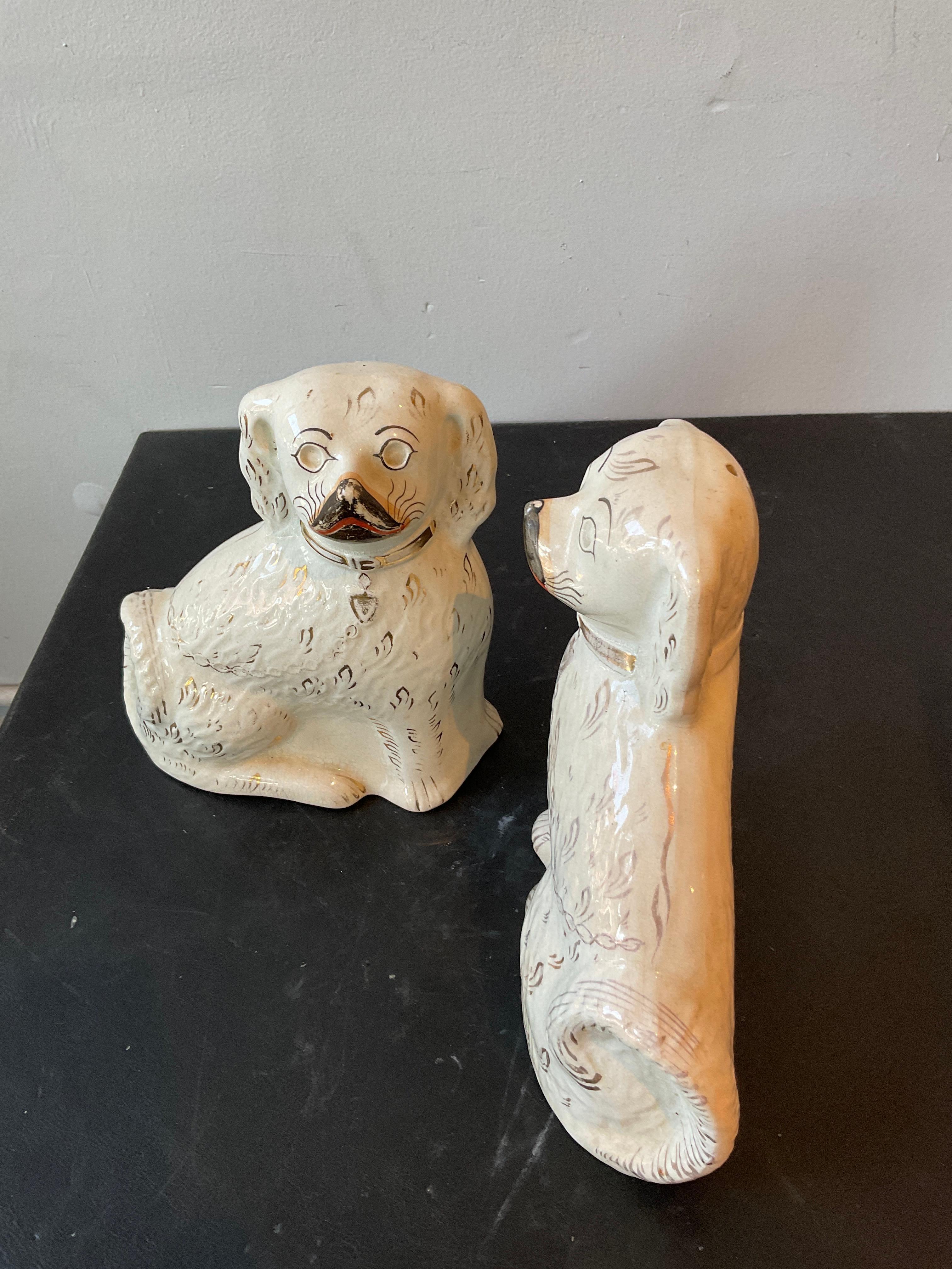 Pair of 1930s Ceramic Stafordshire Dogs In Good Condition For Sale In Tarrytown, NY