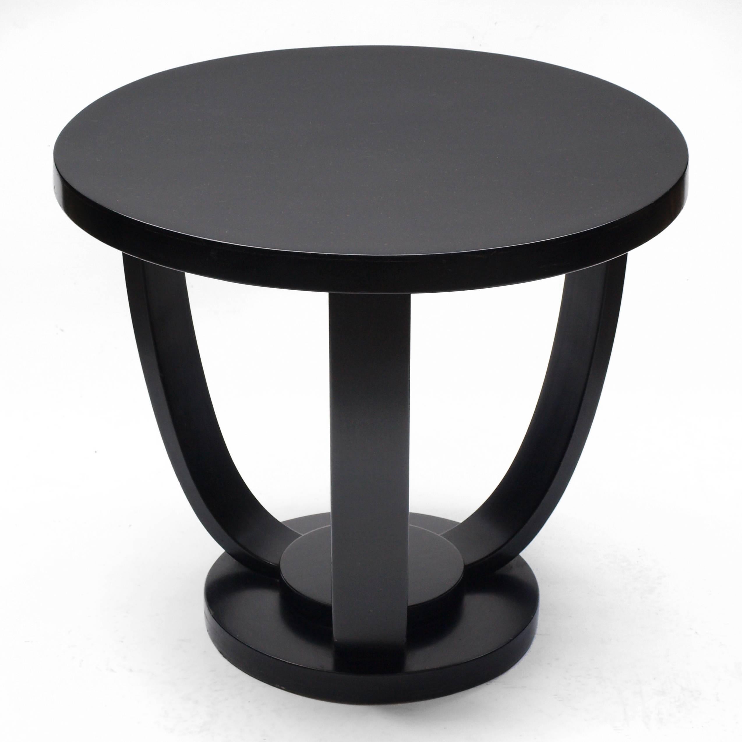 Modern Pair of 1930s Circular Black Bent Wood Side Tables by Fischel