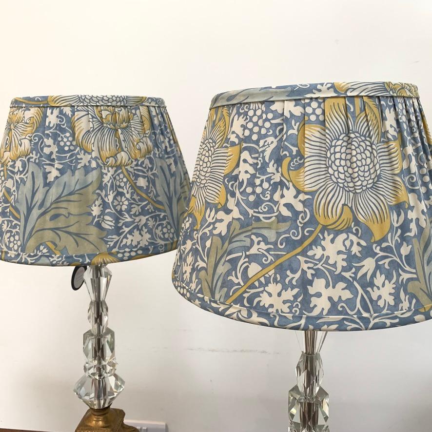 Central American Pair of 1930s Crystal Table Lamps with Brass Bases and William Morris Lampshade