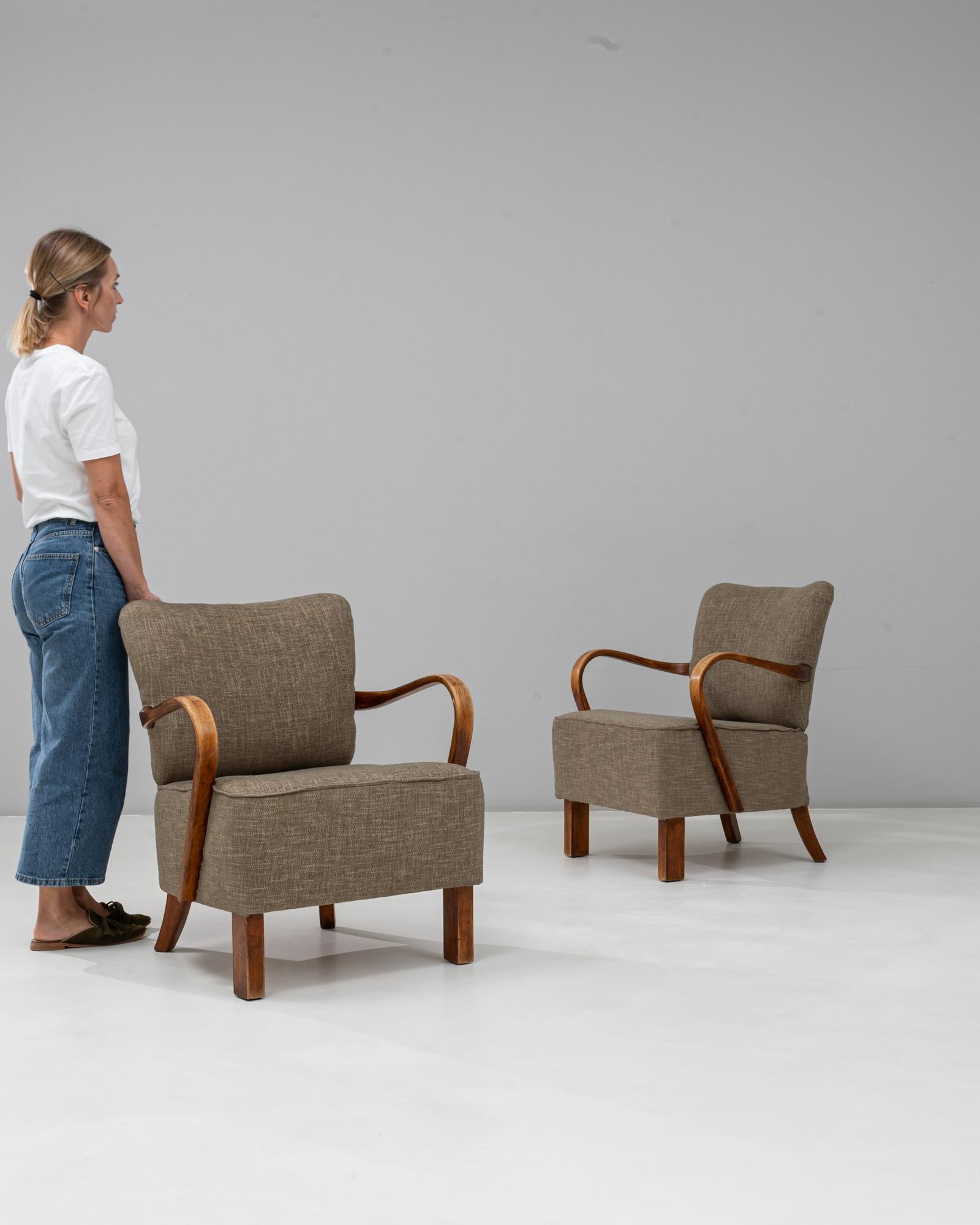 Tchèque Paire de fauteuils cocktails tchèques des années 1930 par J. Halabala en vente