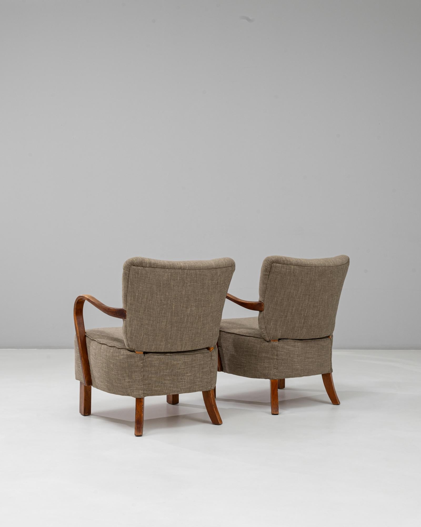 Paire de fauteuils cocktails tchèques des années 1930 par J. Halabala en vente 1