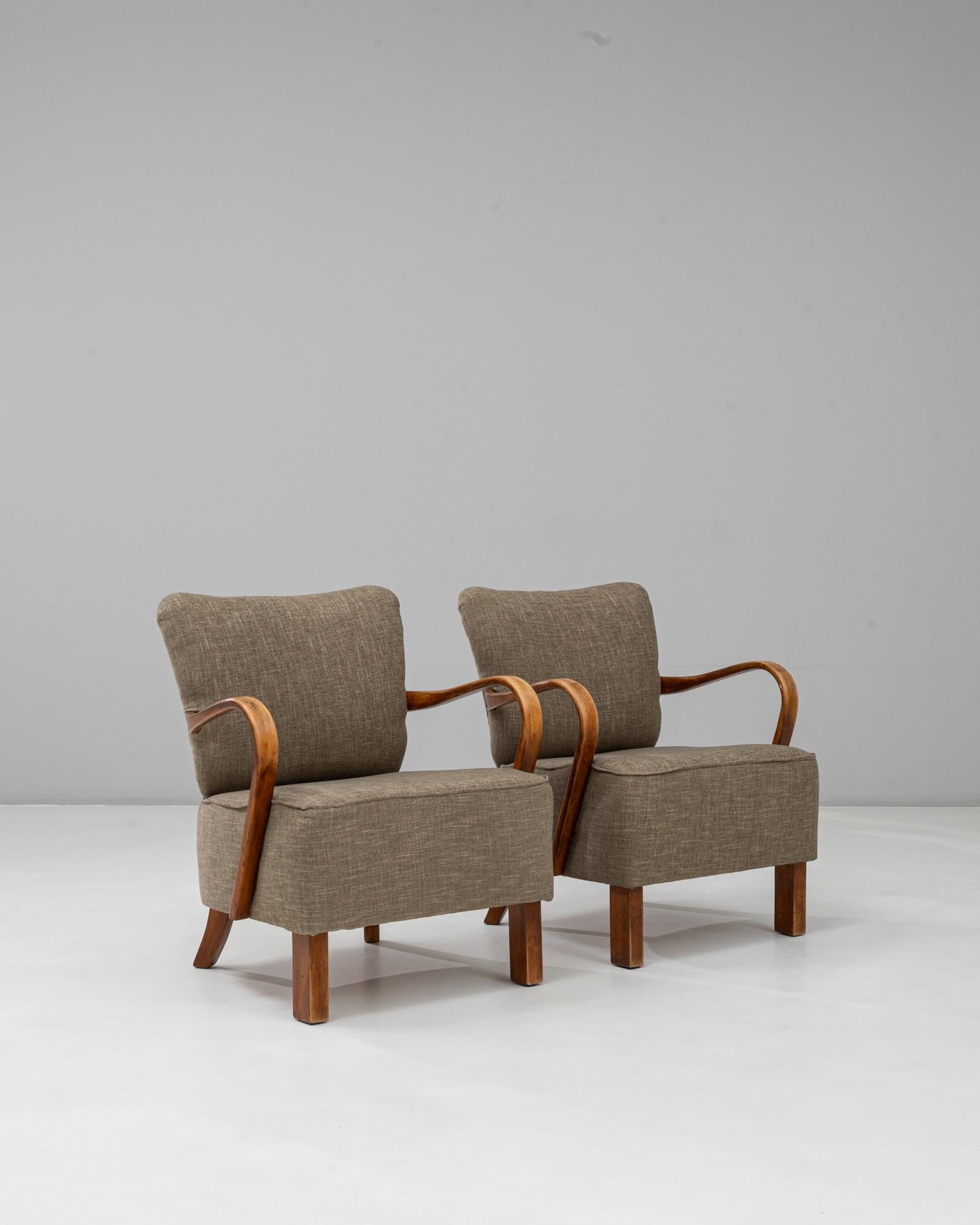 Paire de fauteuils cocktails tchèques des années 1930 par J. Halabala en vente 3