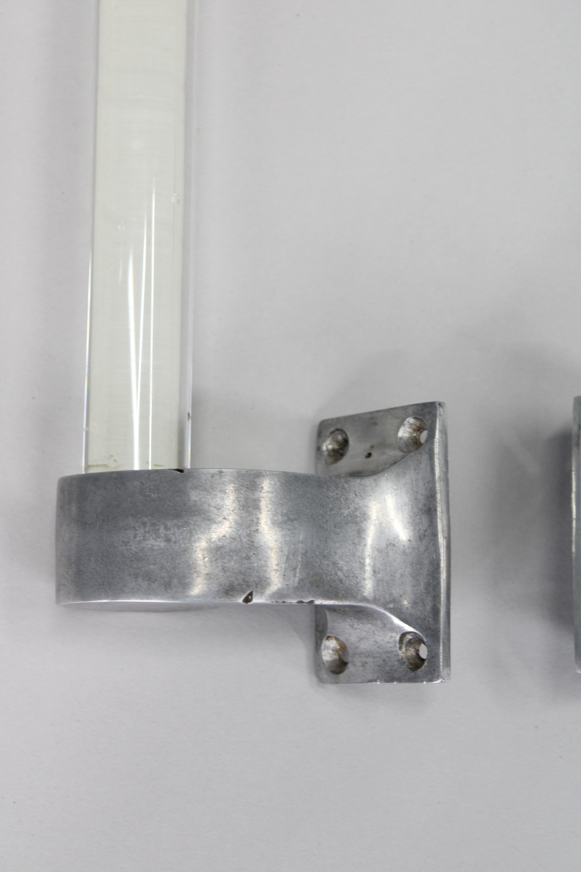 Ceco Coppia di maniglie in vetro trasparente Art Deco cecoslovacche degli anni '30 con supporti in metallo in vendita